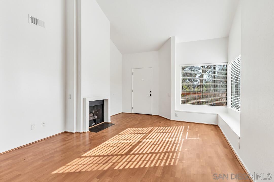 Detail Gallery Image 3 of 21 For 4029  Carmel View Road  136, San Diego,  CA 92130 - 2 Beds | 2 Baths