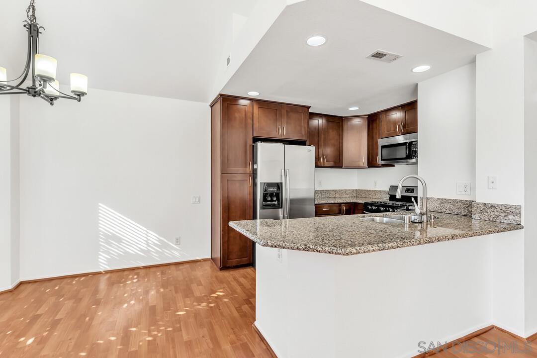 Detail Gallery Image 5 of 21 For 4029  Carmel View Road  136, San Diego,  CA 92130 - 2 Beds | 2 Baths