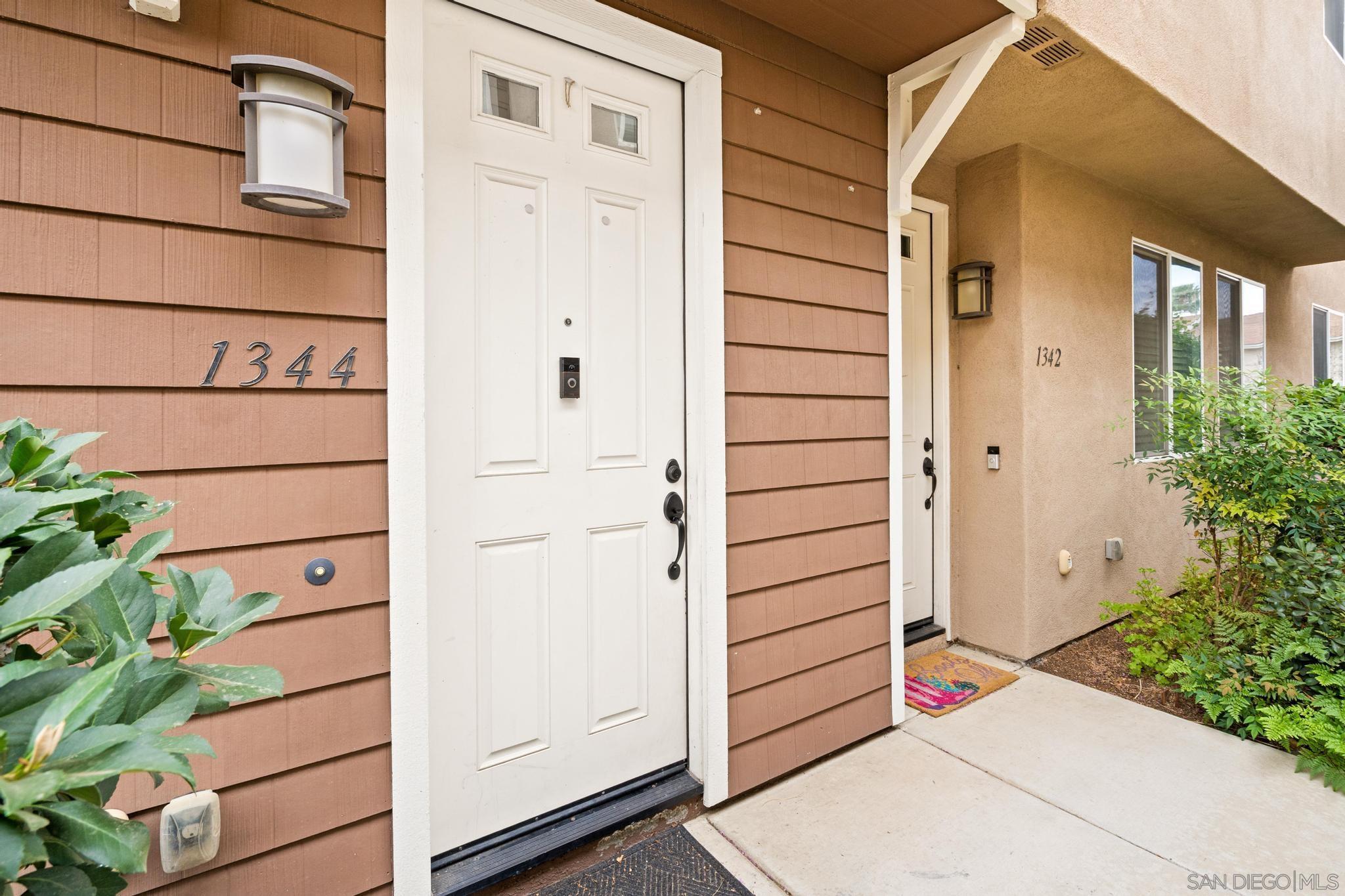 Detail Gallery Image 3 of 22 For 1344  Shoshone Falls Drive, Ramona,  CA 92065 - 2 Beds | 2 Baths