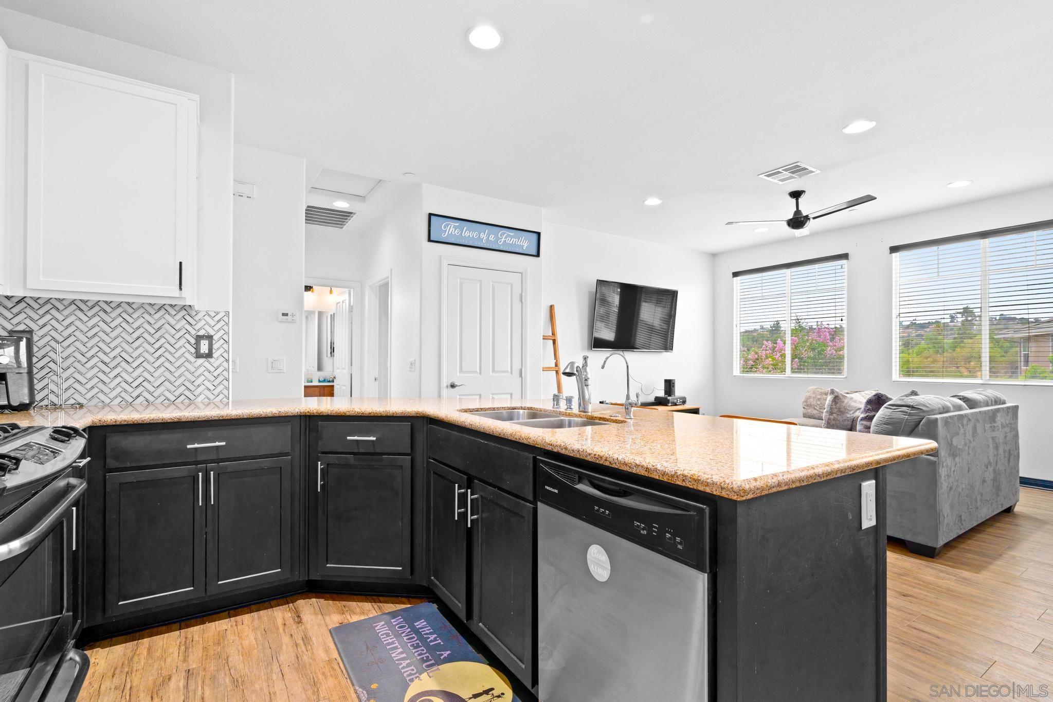 Detail Gallery Image 8 of 22 For 1344  Shoshone Falls Drive, Ramona,  CA 92065 - 2 Beds | 2 Baths