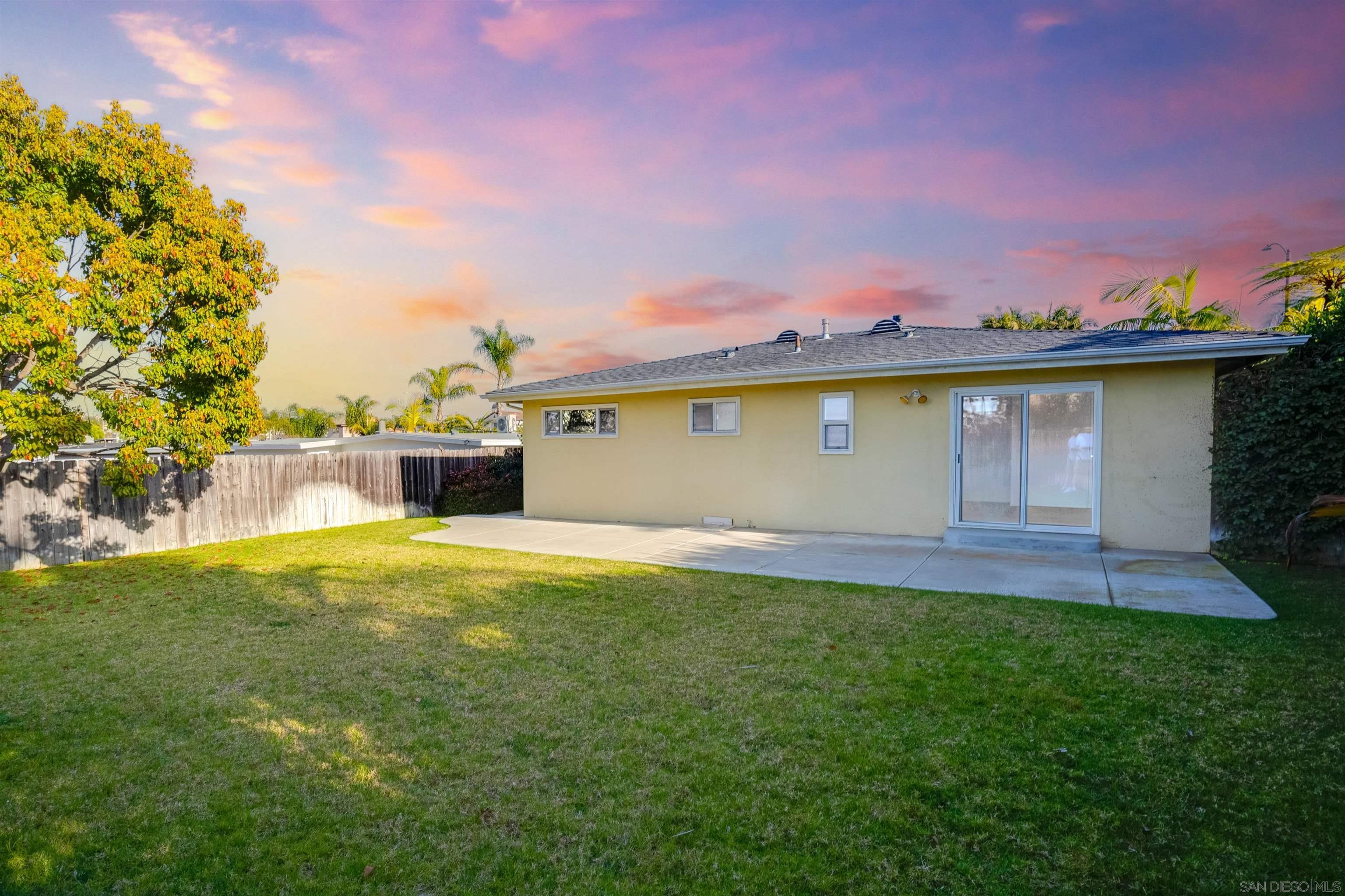 Detail Gallery Image 16 of 29 For 370  Tamarack Ave, Carlsbad,  CA 92008 - 3 Beds | 2 Baths