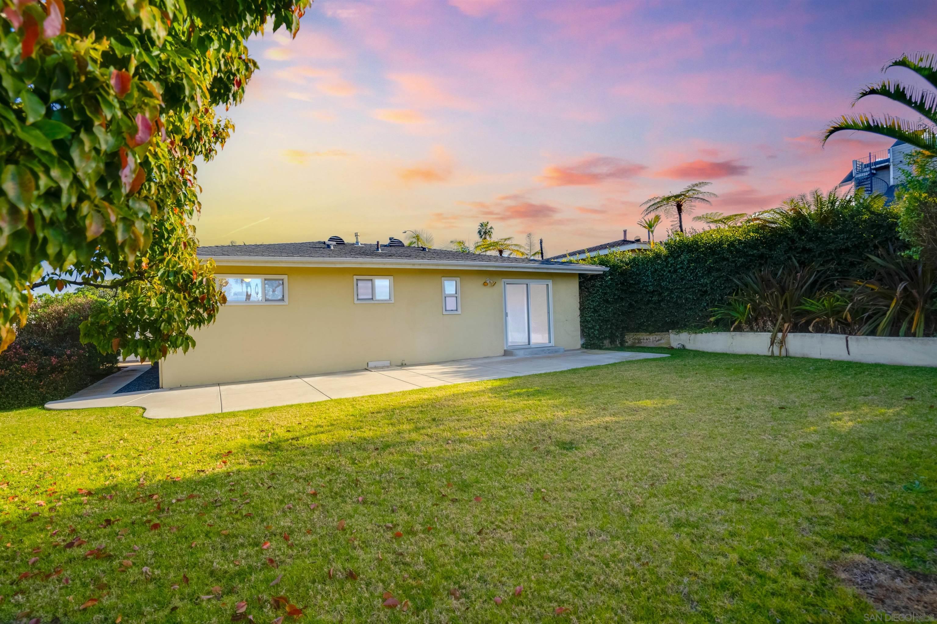 Detail Gallery Image 17 of 29 For 370  Tamarack Ave, Carlsbad,  CA 92008 - 3 Beds | 2 Baths