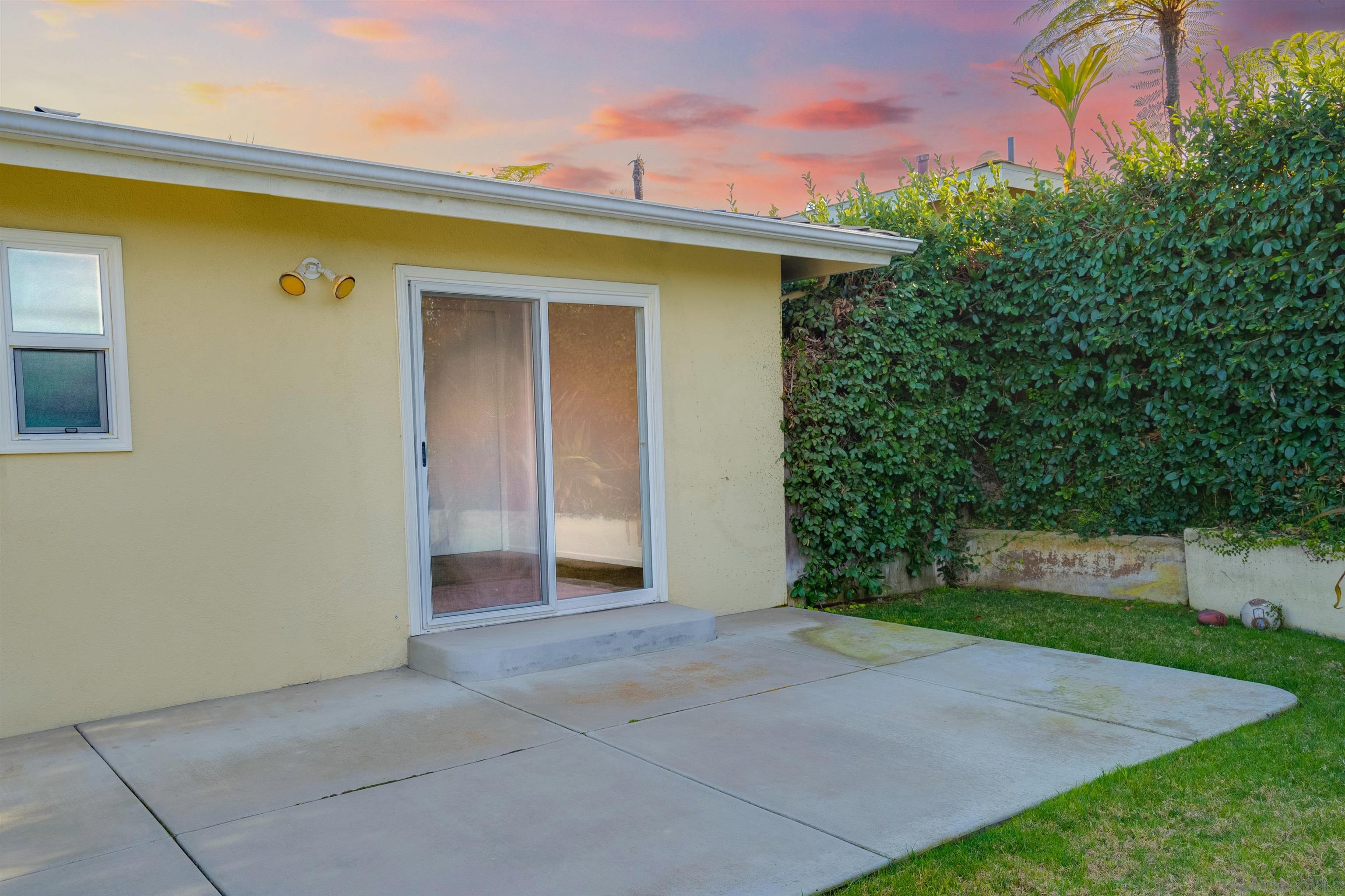 Detail Gallery Image 21 of 29 For 370  Tamarack Ave, Carlsbad,  CA 92008 - 3 Beds | 2 Baths