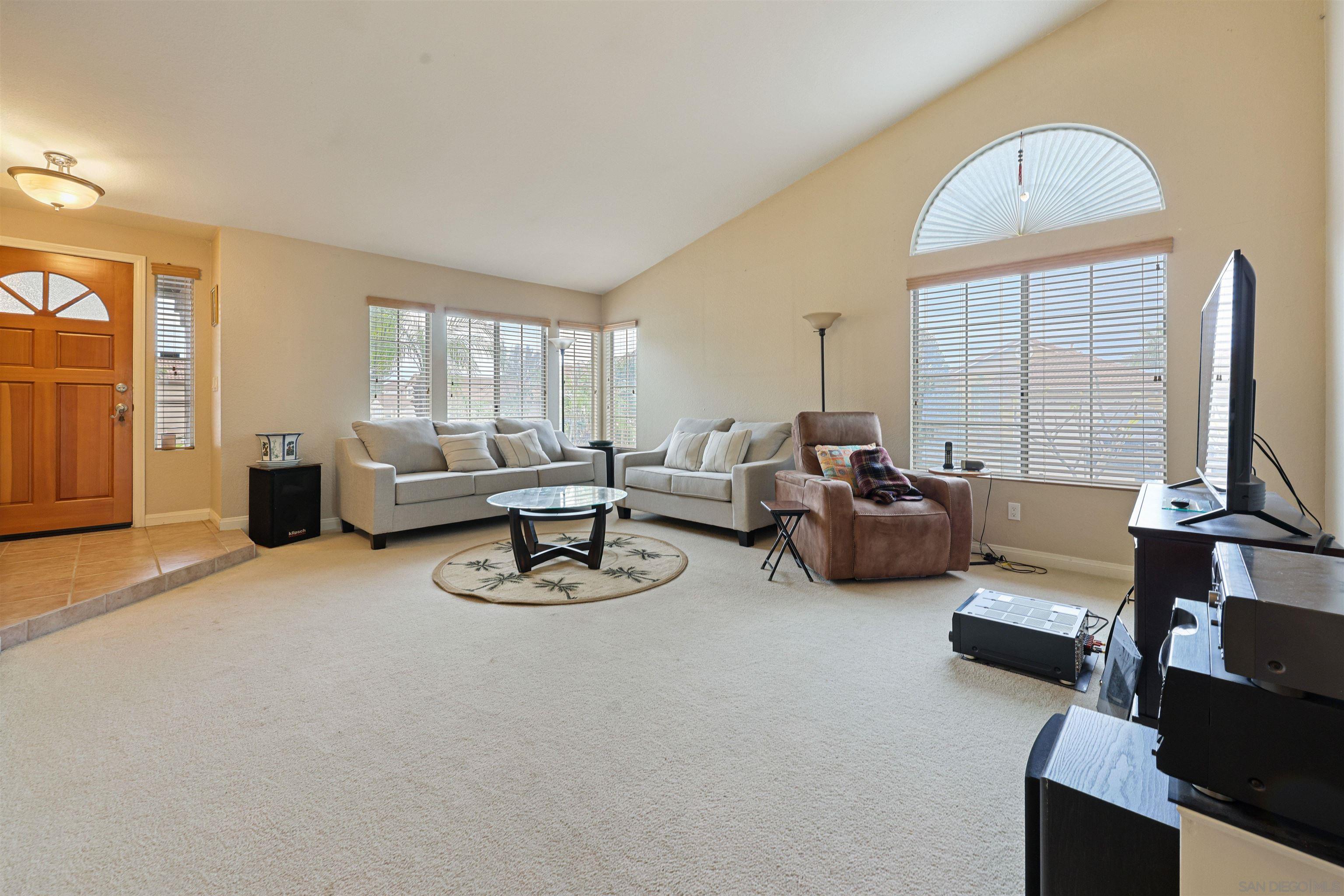 Detail Gallery Image 4 of 25 For 11806  Landbreeze Way, San Diego,  CA 92126 - 3 Beds | 2 Baths