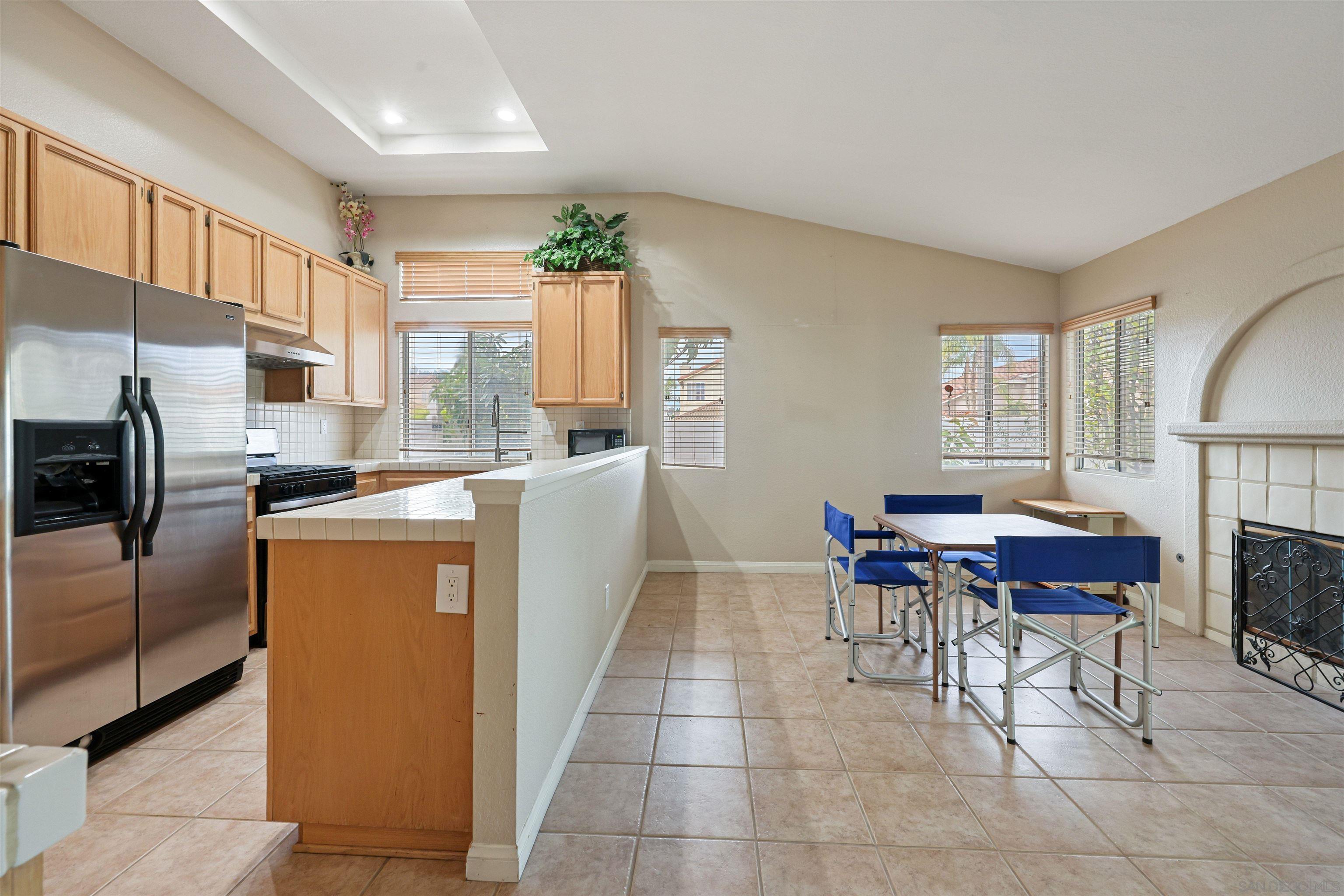 Detail Gallery Image 8 of 25 For 11806  Landbreeze Way, San Diego,  CA 92126 - 3 Beds | 2 Baths