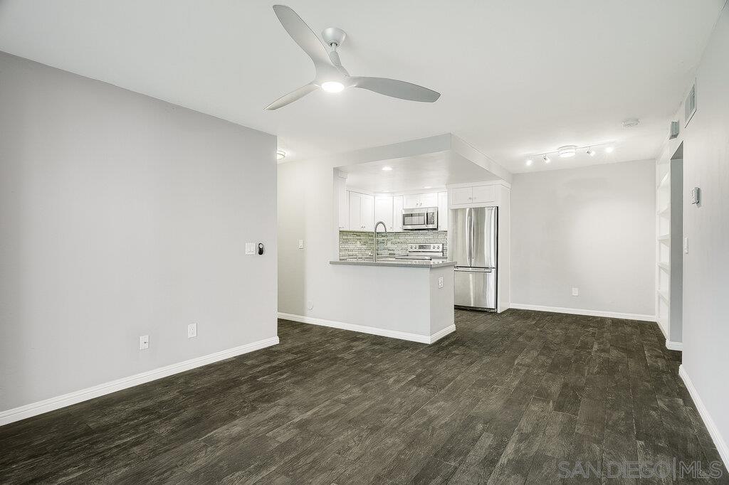 Detail Gallery Image 7 of 24 For 6064  Rancho Mission Rd. #453, San Diego,  CA 92108 - 2 Beds | 1/1 Baths