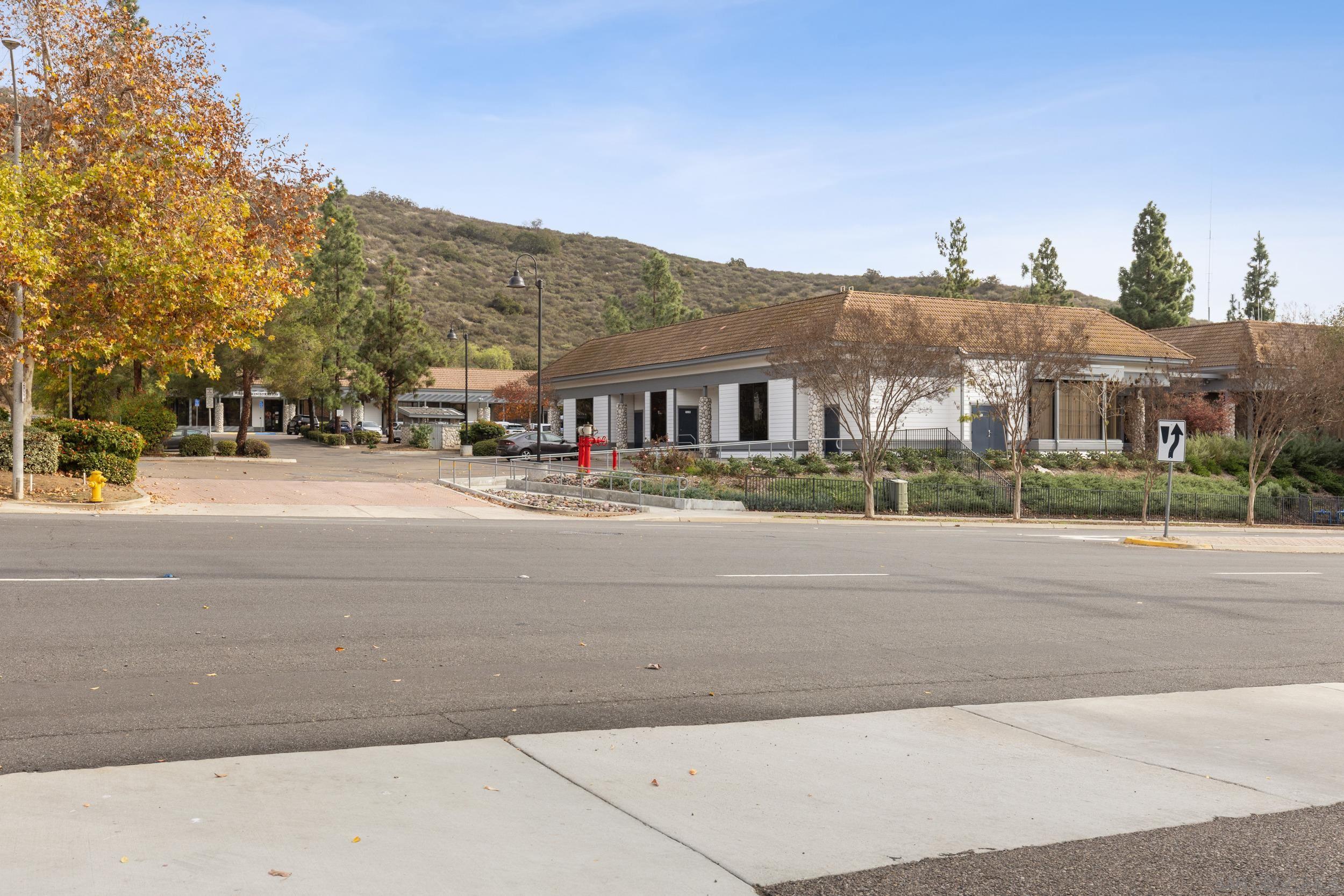 Detail Gallery Image 17 of 27 For 10382  Alphonse St  #F4,  Santee,  CA 92071 - 2 Beds | 1/1 Baths