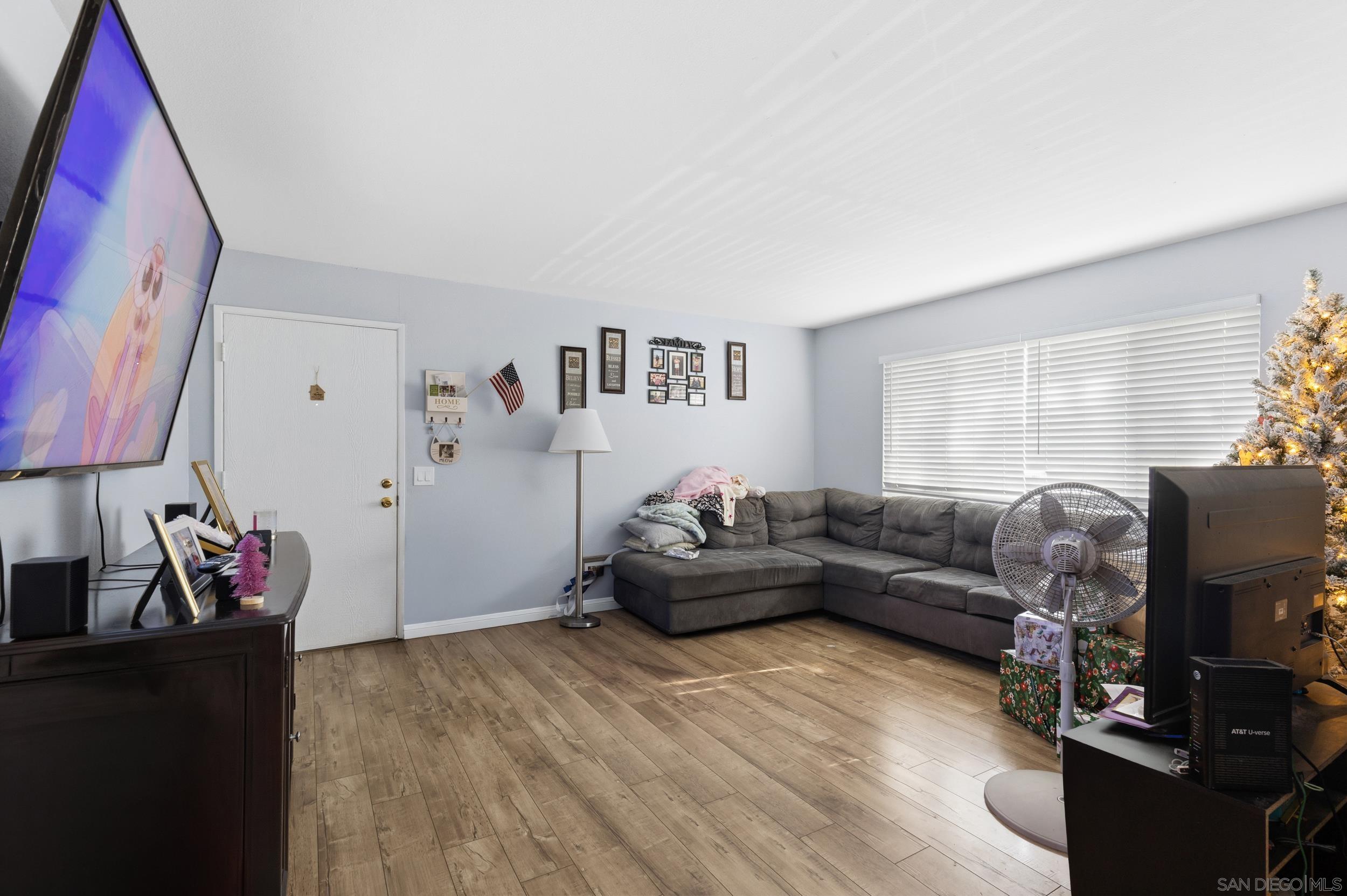 Detail Gallery Image 5 of 27 For 10382  Alphonse St  #F4,  Santee,  CA 92071 - 2 Beds | 1/1 Baths