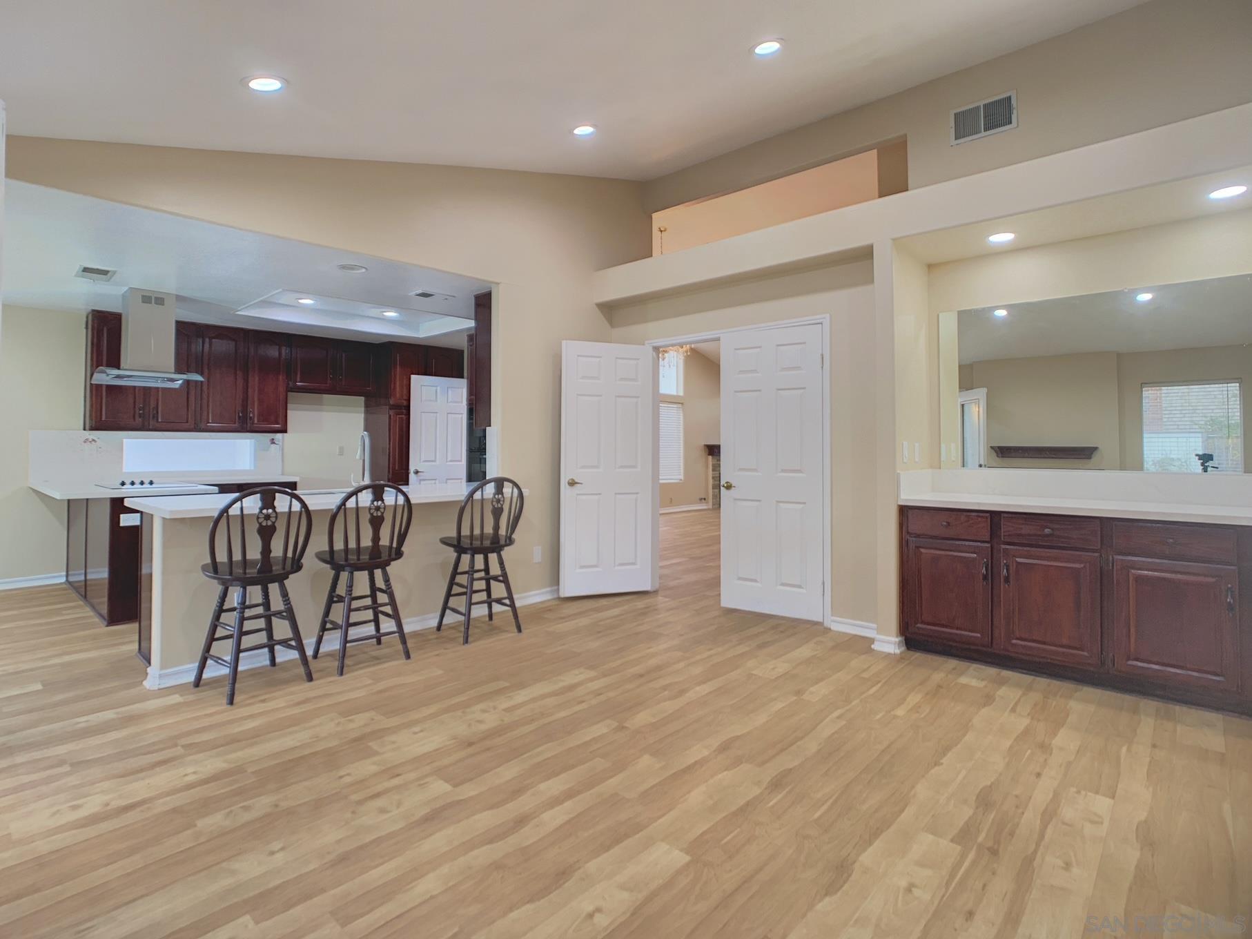 Detail Gallery Image 12 of 61 For 31352  via Eduardo, Temecula,  CA 92592 - 4 Beds | 2 Baths