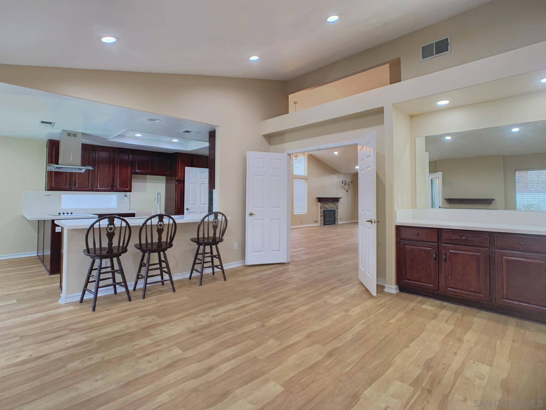Detail Gallery Image 13 of 61 For 31352  via Eduardo, Temecula,  CA 92592 - 4 Beds | 2 Baths
