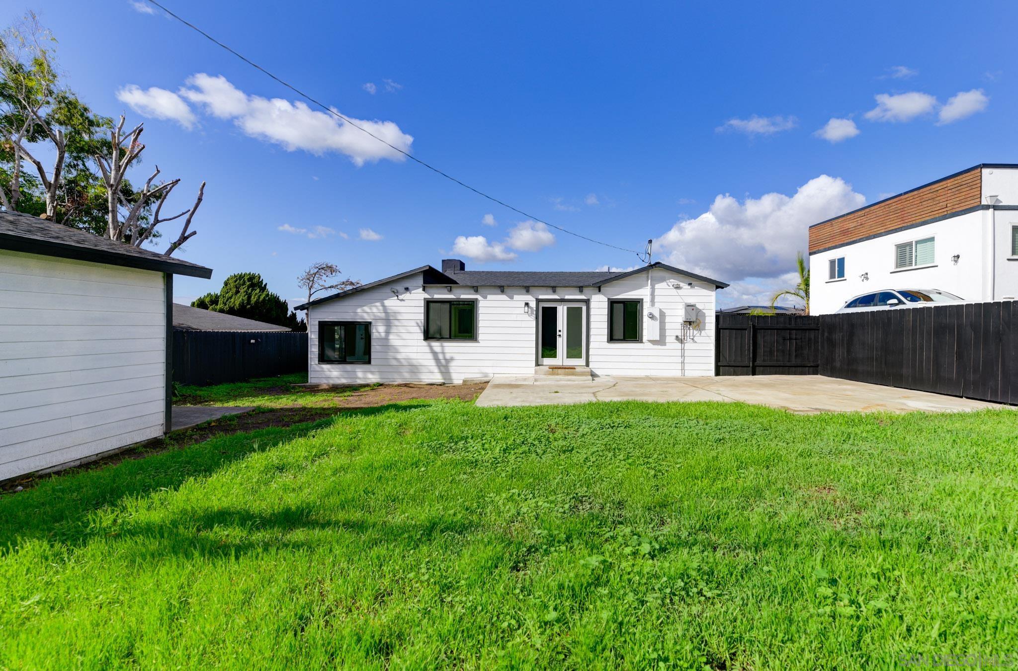 Detail Gallery Image 13 of 35 For 5465  Encina Dr, San Diego,  CA 92114 - 5 Beds | 2 Baths