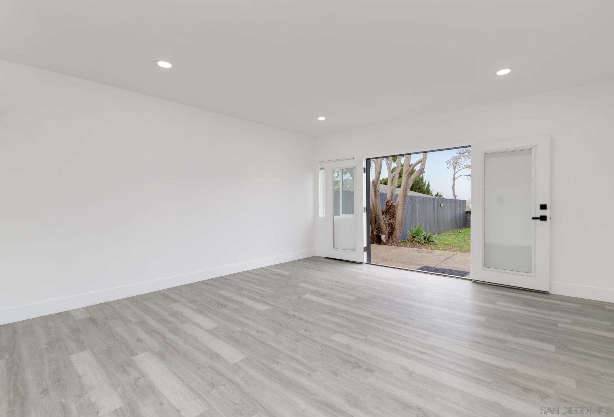 Detail Gallery Image 17 of 35 For 5465  Encina Dr, San Diego,  CA 92114 - 5 Beds | 2 Baths