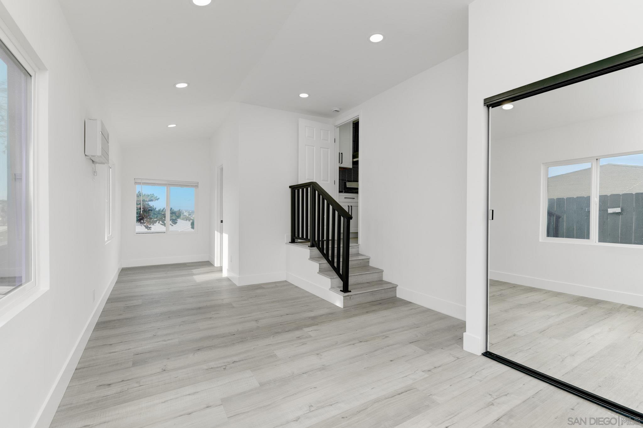 Detail Gallery Image 20 of 35 For 5465  Encina Dr, San Diego,  CA 92114 - 5 Beds | 2 Baths