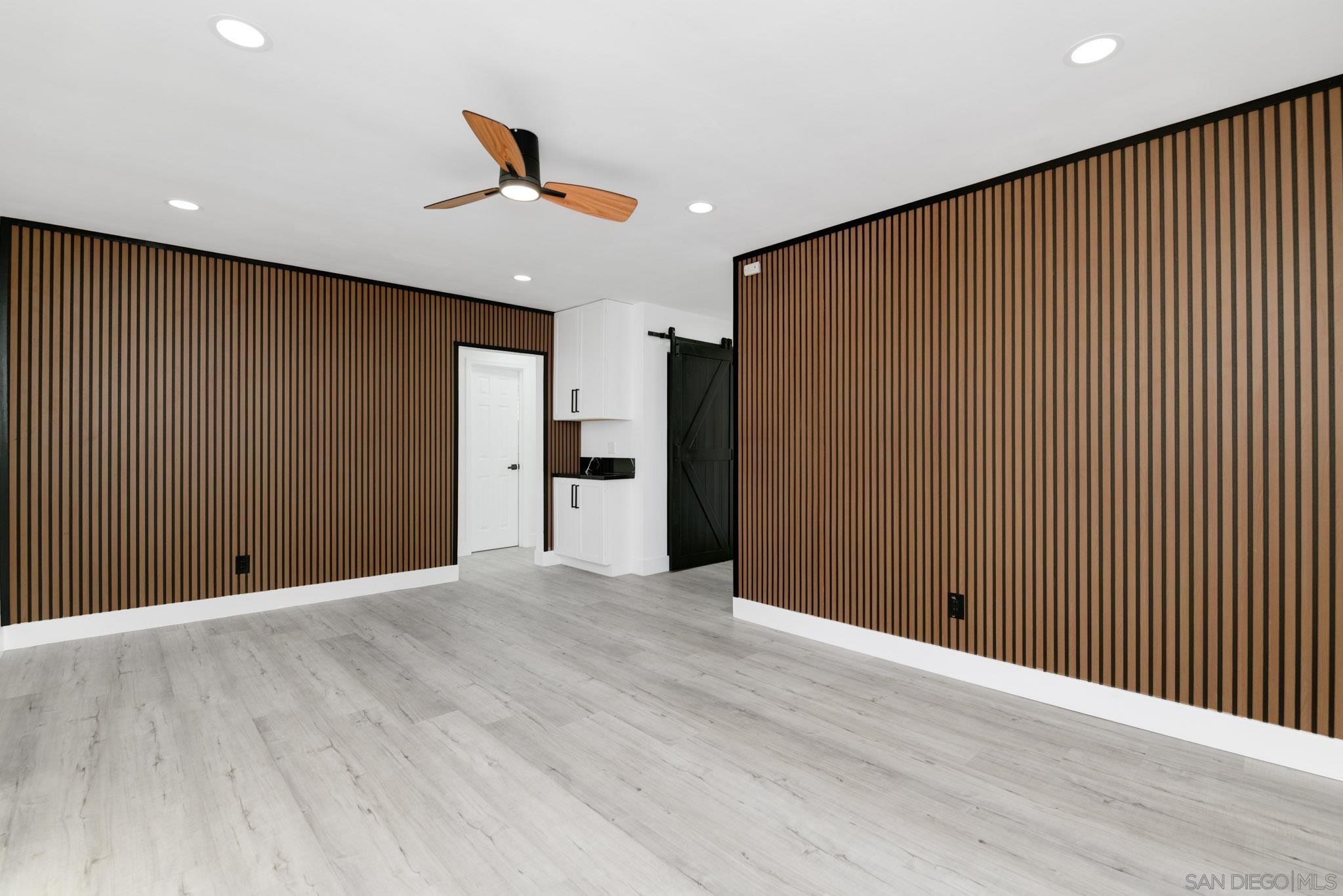 Detail Gallery Image 3 of 35 For 5465  Encina Dr, San Diego,  CA 92114 - 5 Beds | 2 Baths