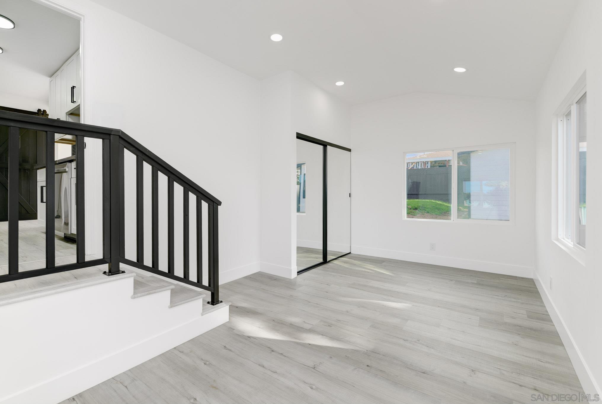 Detail Gallery Image 21 of 35 For 5465  Encina Dr, San Diego,  CA 92114 - 5 Beds | 2 Baths