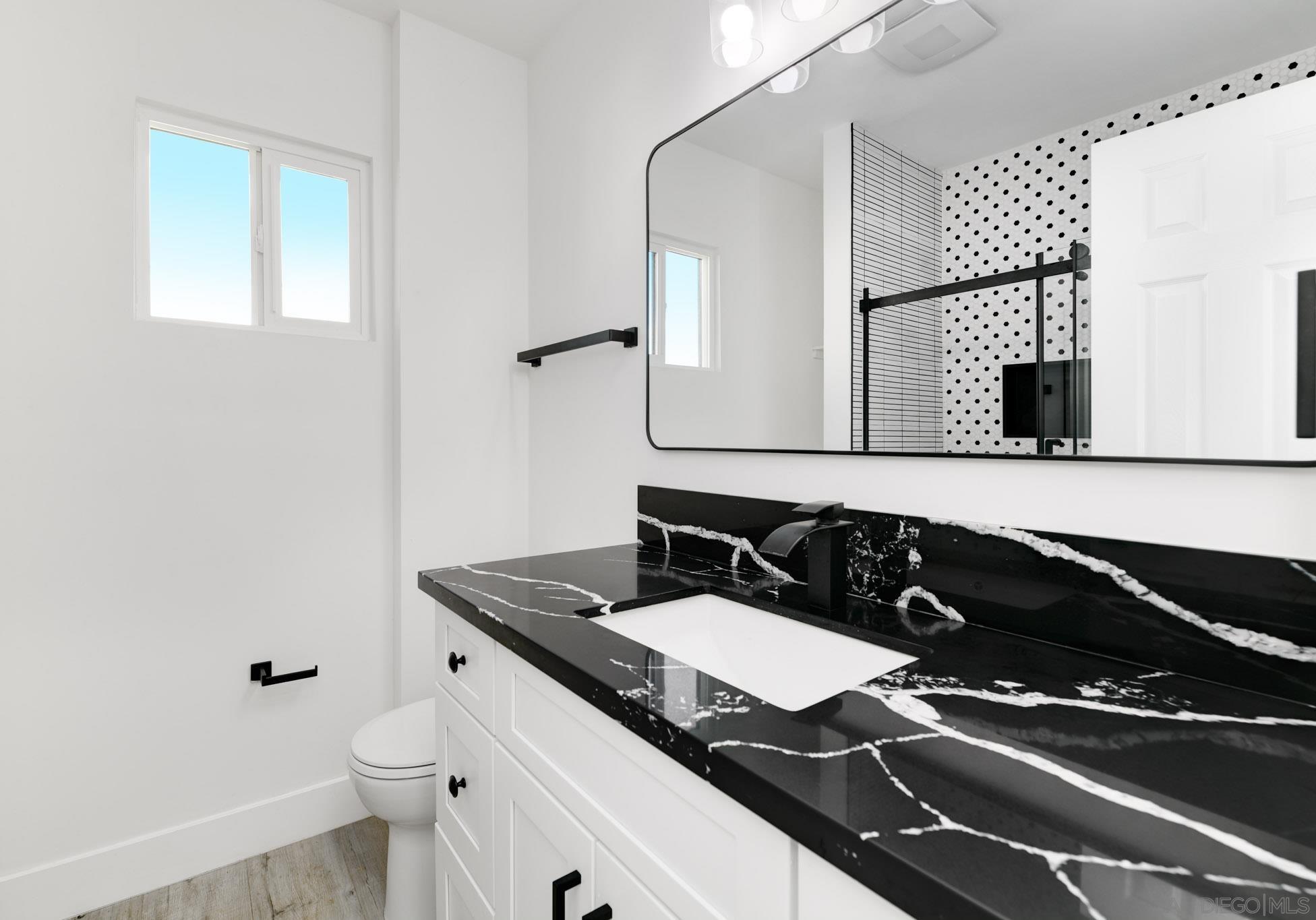 Detail Gallery Image 25 of 35 For 5465  Encina Dr, San Diego,  CA 92114 - 5 Beds | 2 Baths