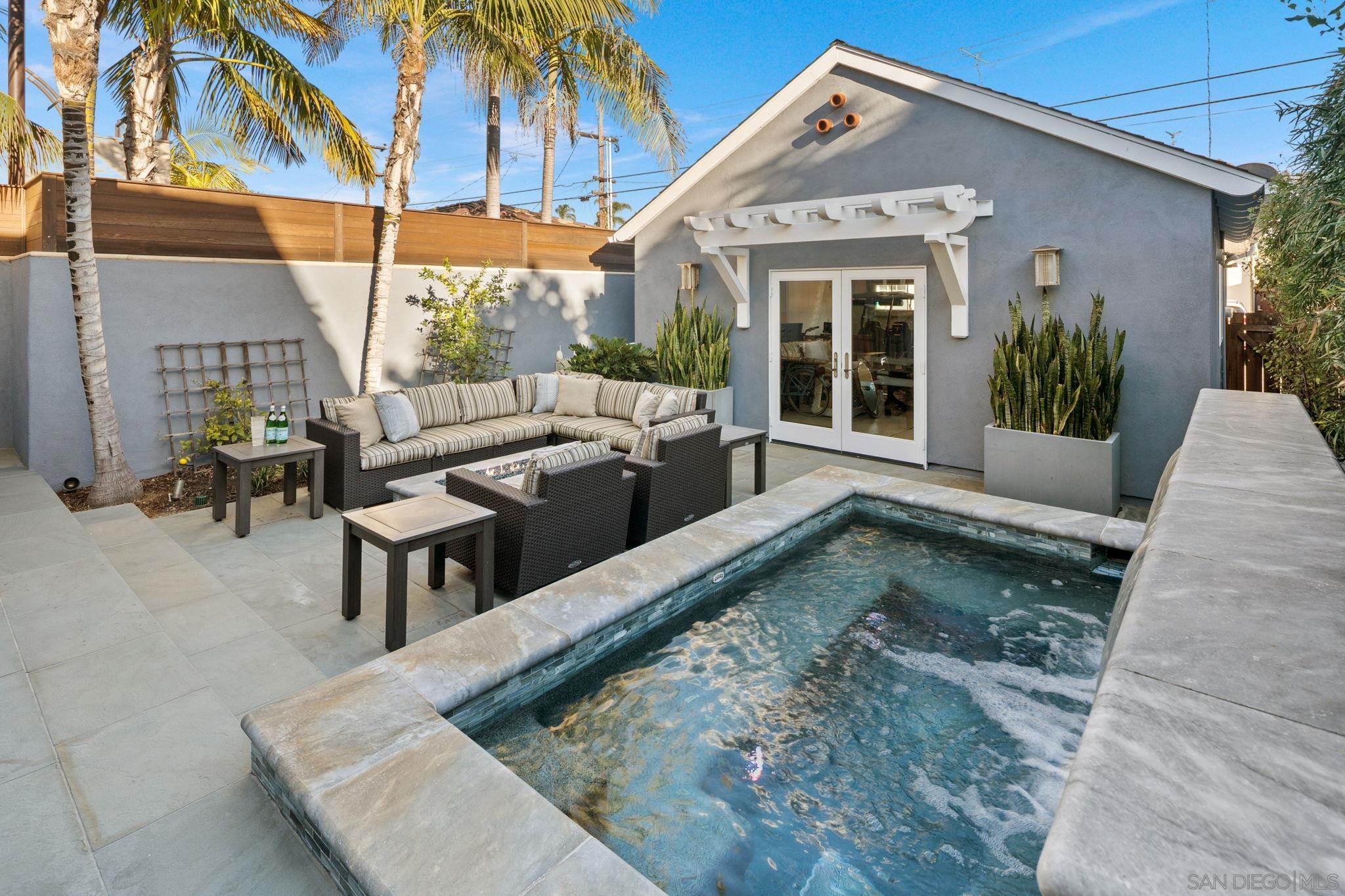 Detail Gallery Image 25 of 46 For 861  B Avenue, Coronado,  CA 92118 - 5 Beds | 3/1 Baths