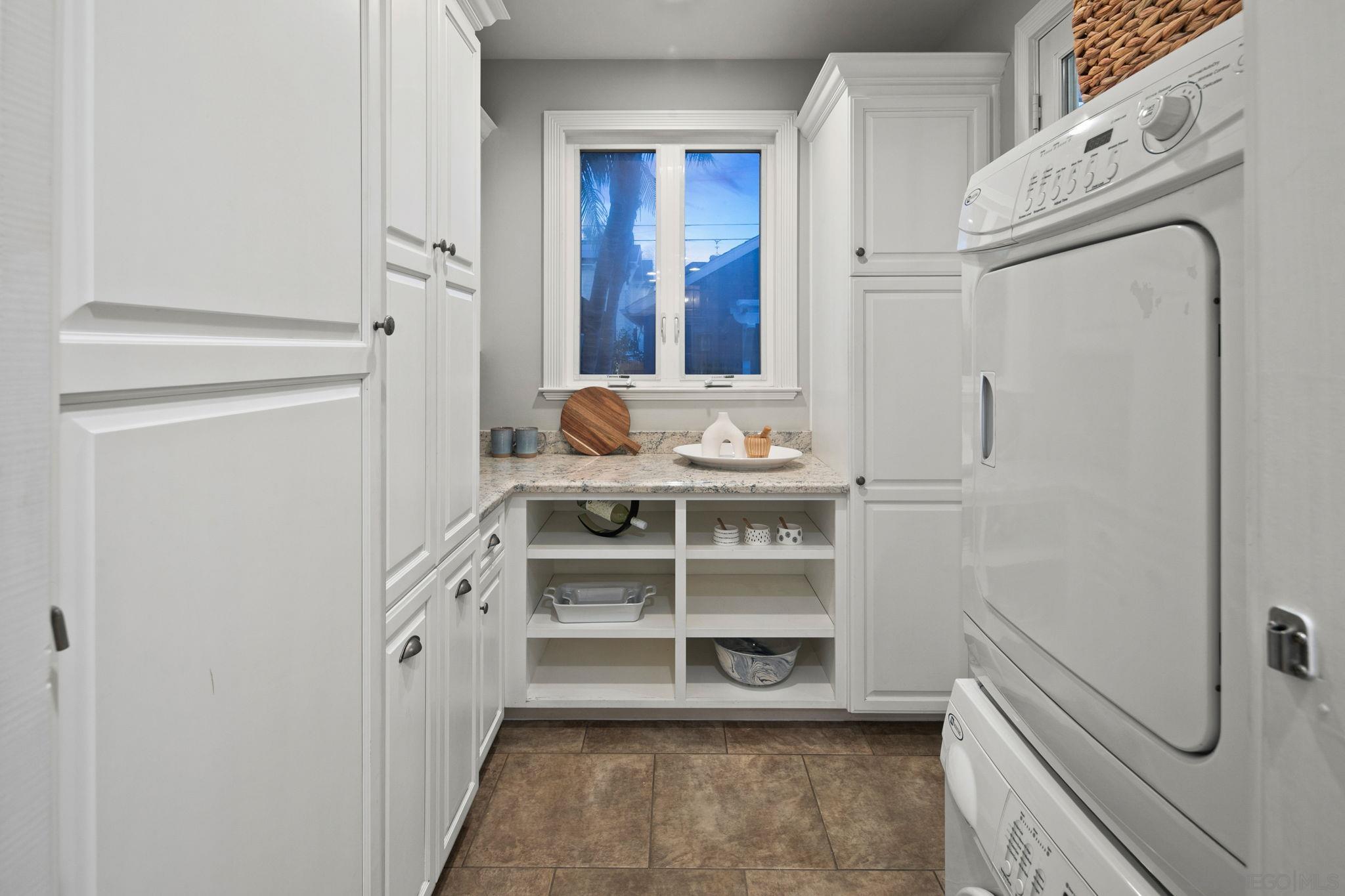 Detail Gallery Image 26 of 46 For 861  B Avenue, Coronado,  CA 92118 - 5 Beds | 3/1 Baths