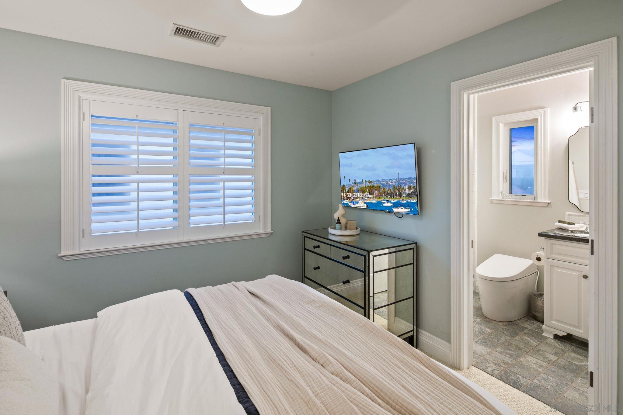 Detail Gallery Image 37 of 46 For 861  B Avenue, Coronado,  CA 92118 - 5 Beds | 3/1 Baths