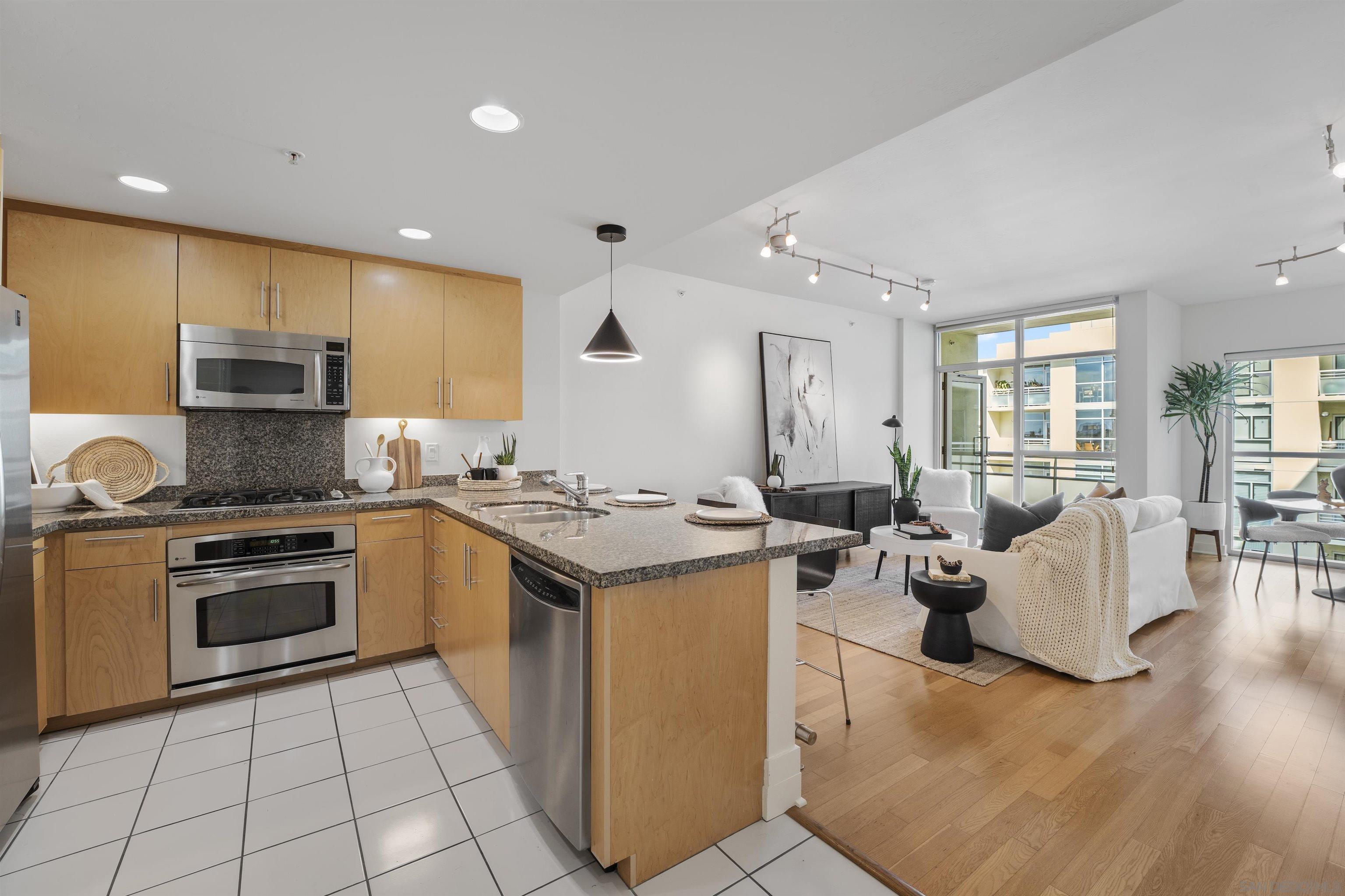 Front Image Thumbnail for SD250046294