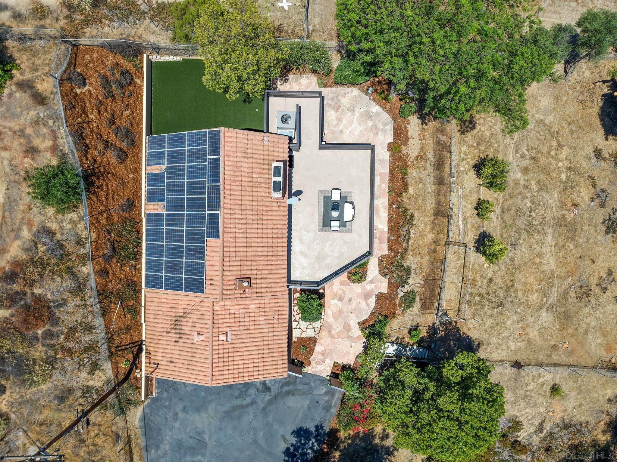 Detail Gallery Image 11 of 51 For 974  via Hillview, Fallbrook,  CA 92028 - 4 Beds | 3 Baths