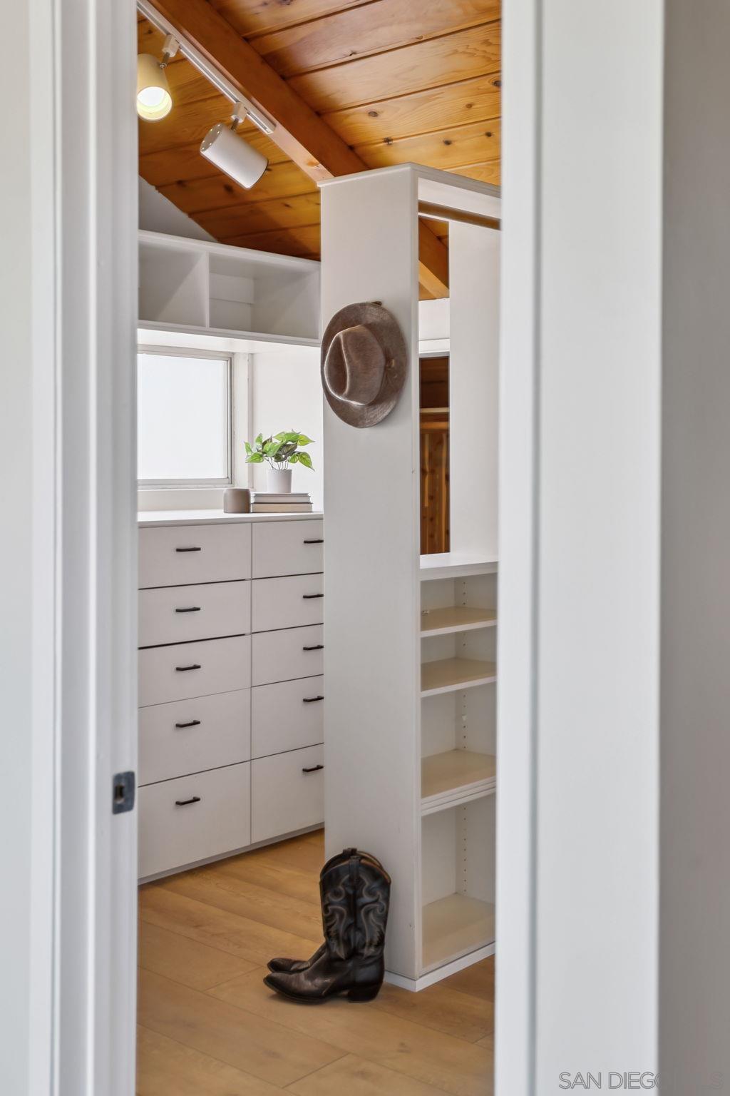 Detail Gallery Image 27 of 51 For 974  via Hillview, Fallbrook,  CA 92028 - 4 Beds | 3 Baths