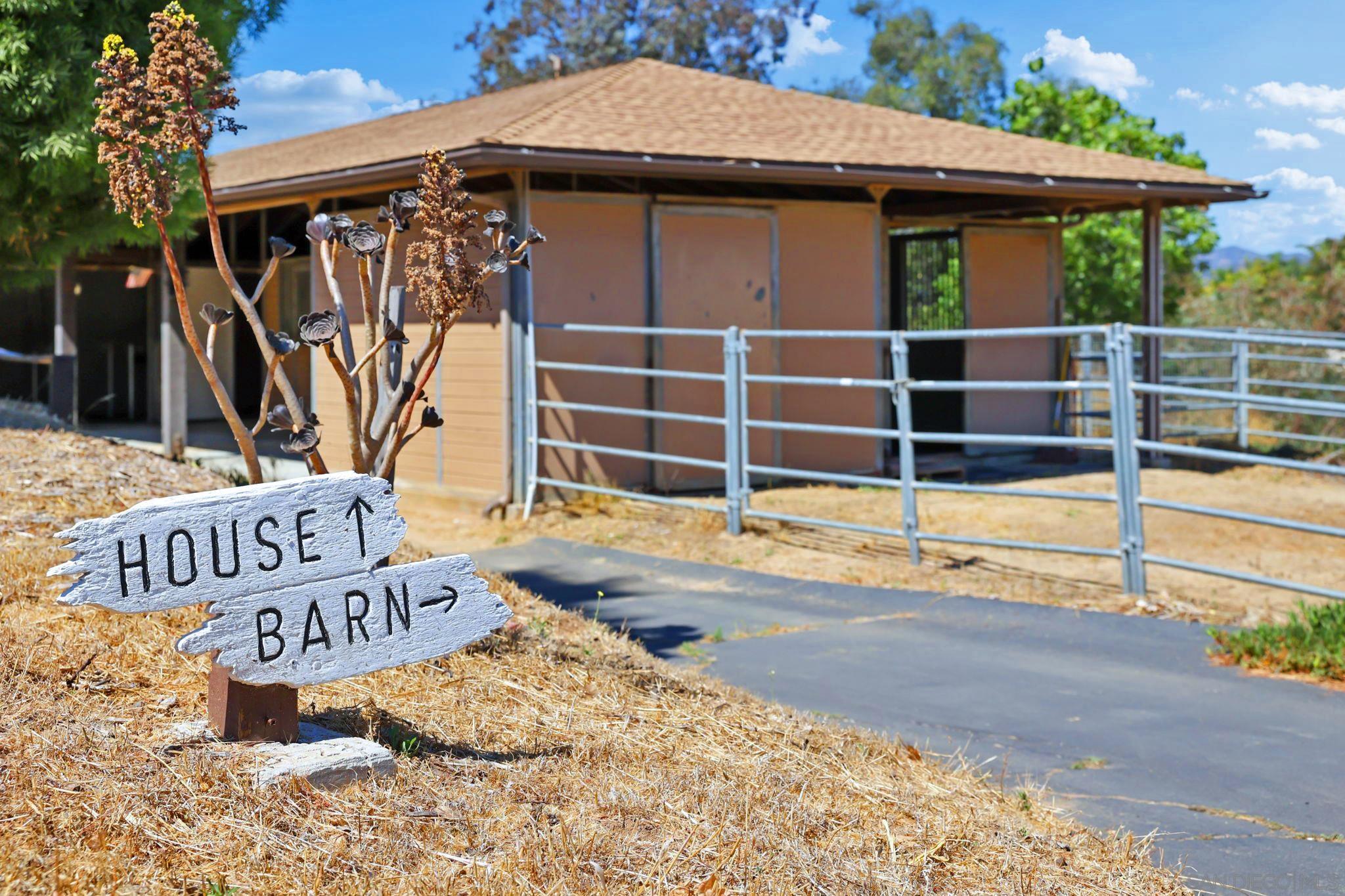 Detail Gallery Image 7 of 51 For 974  via Hillview, Fallbrook,  CA 92028 - 4 Beds | 3 Baths