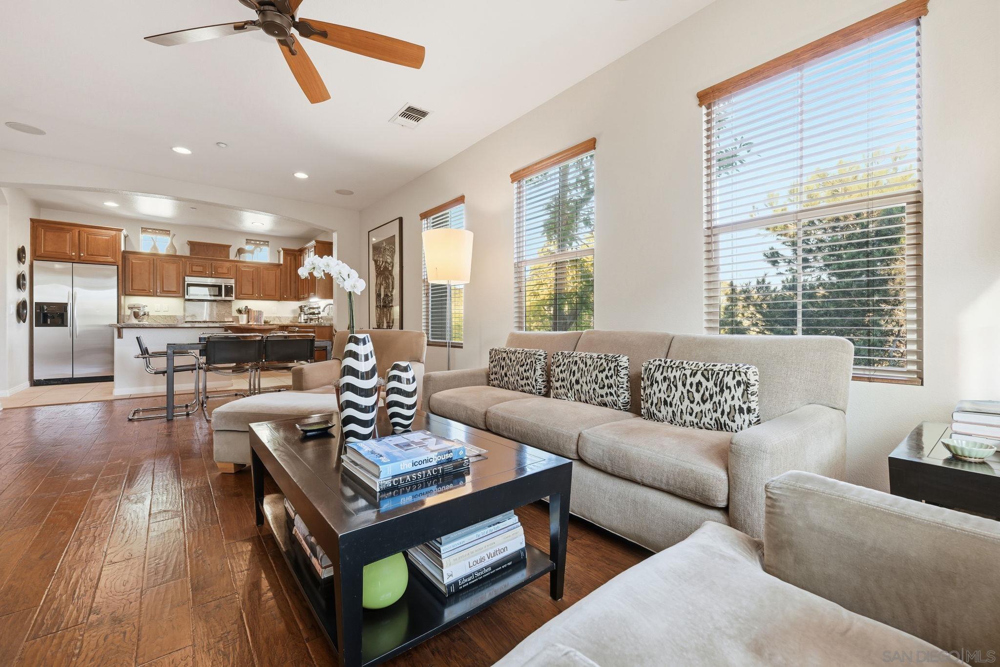 Front Image Thumbnail for SD250046296