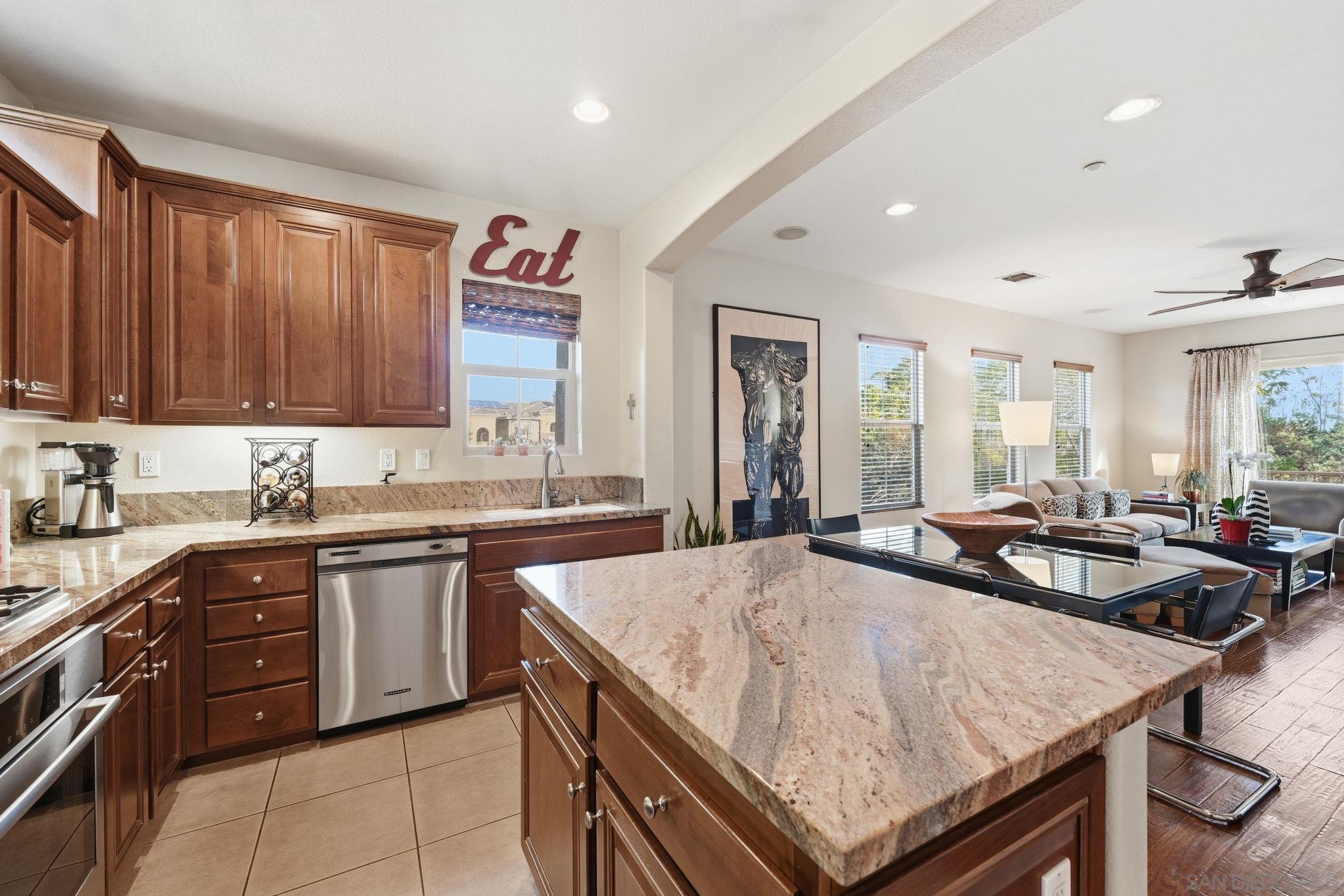 Detail Gallery Image 11 of 45 For 2620  Escala Circle, San Diego,  CA 92108 - 3 Beds | 3/1 Baths