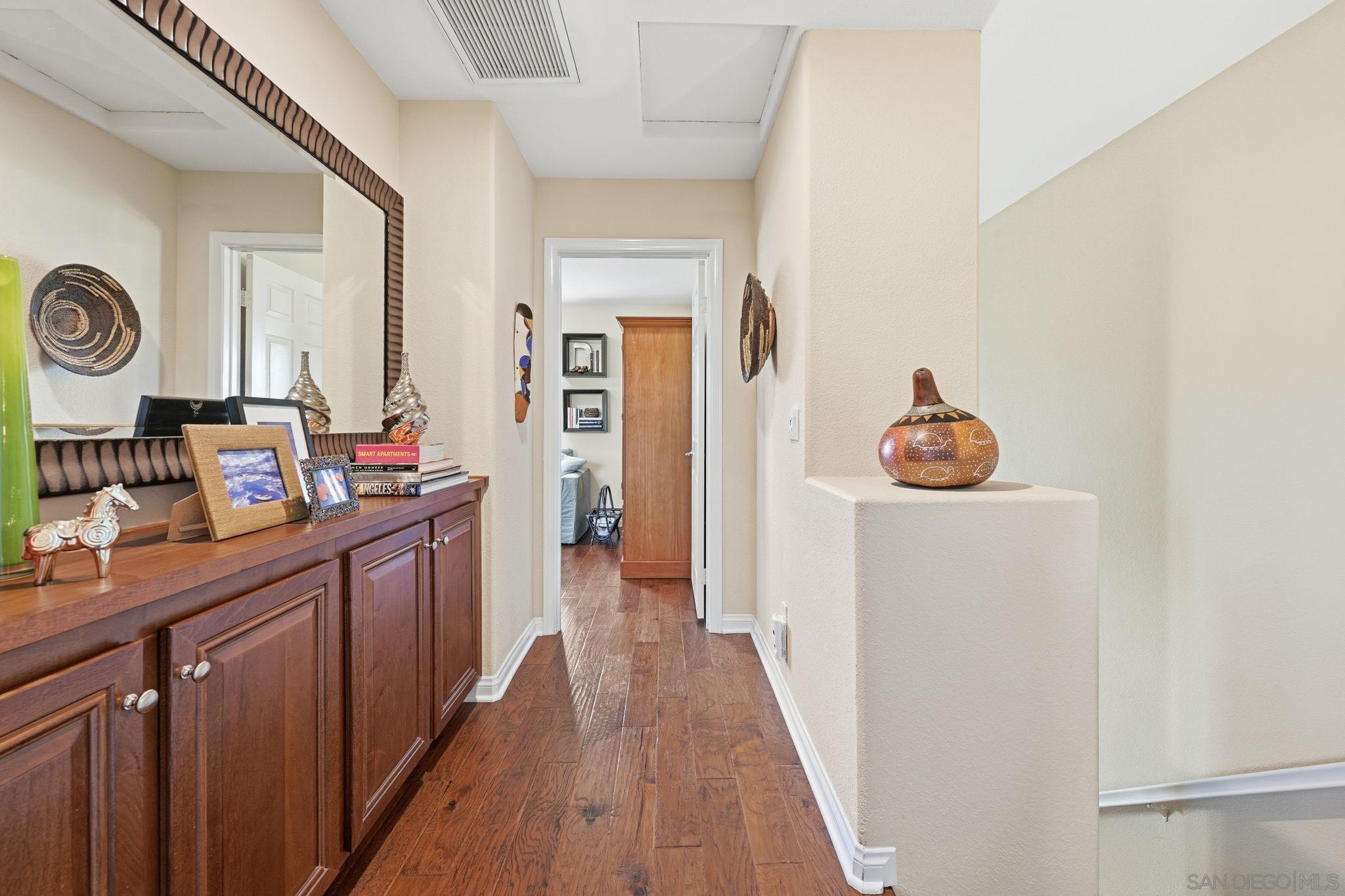 Detail Gallery Image 22 of 45 For 2620  Escala Circle, San Diego,  CA 92108 - 3 Beds | 3/1 Baths