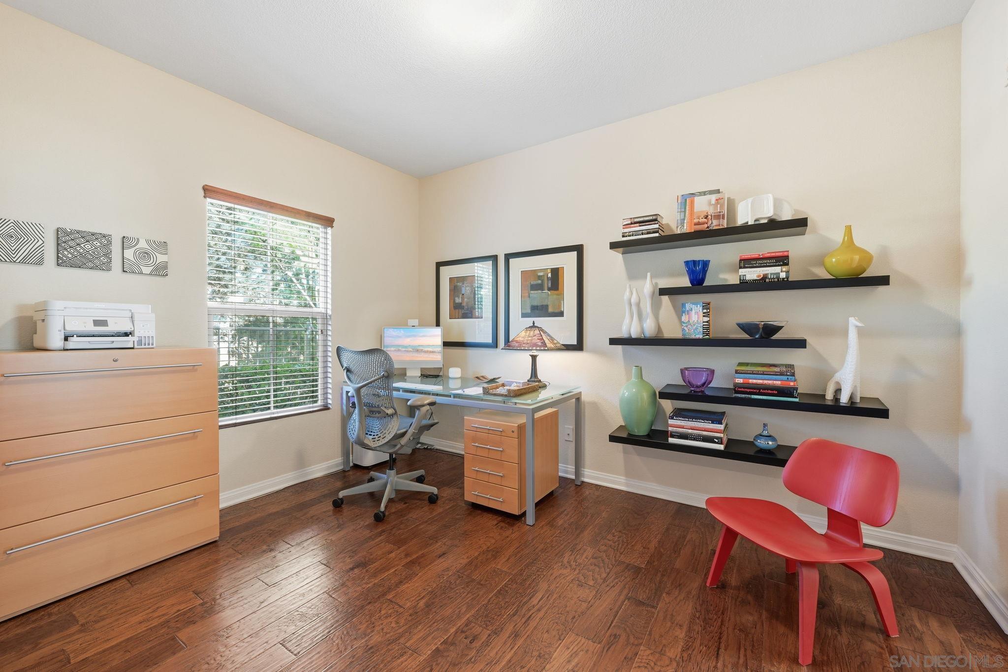 Detail Gallery Image 5 of 45 For 2620  Escala Circle, San Diego,  CA 92108 - 3 Beds | 3/1 Baths