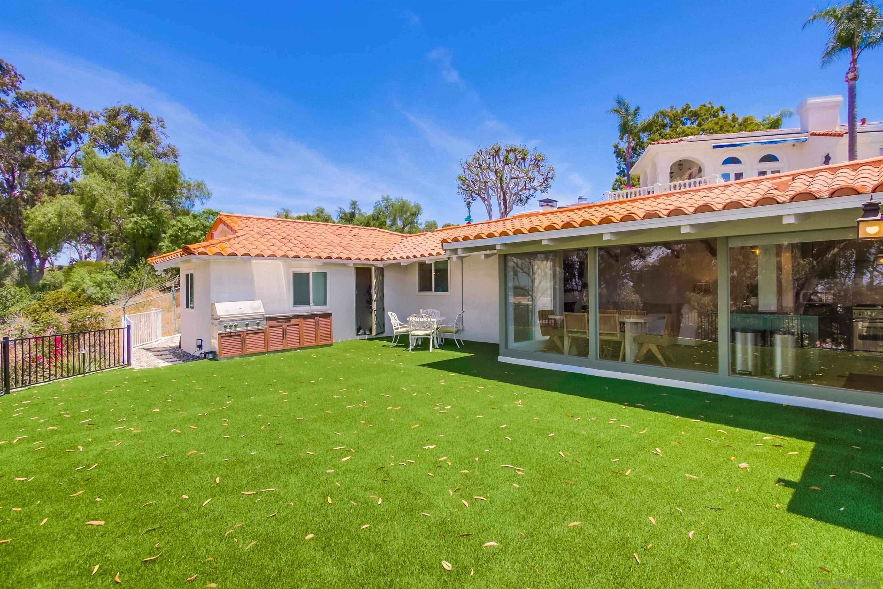 Detail Gallery Image 3 of 73 For 4242  Cosoy Way, San Diego,  CA 92103 - 4 Beds | 2 Baths