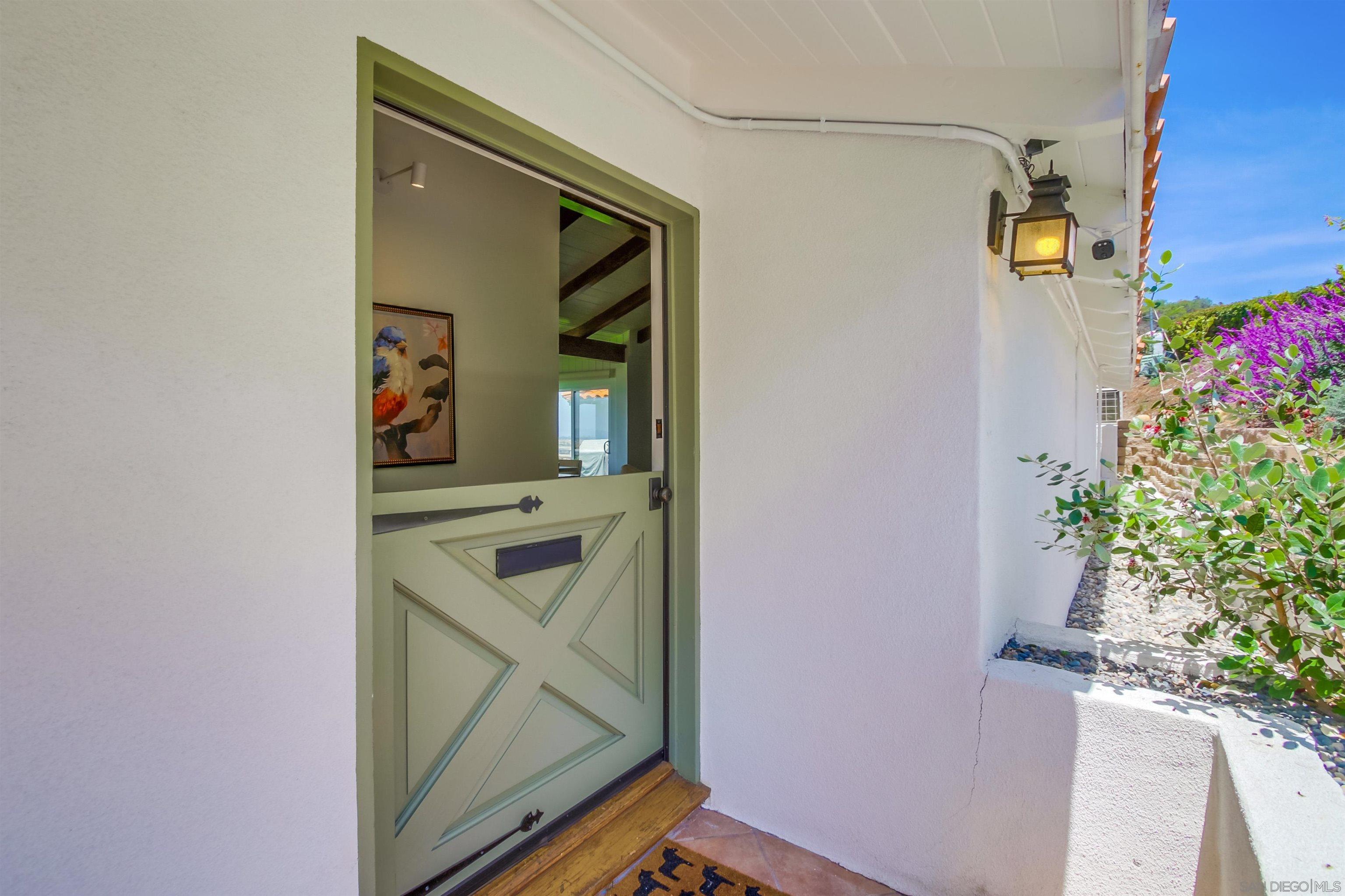 Detail Gallery Image 6 of 73 For 4242  Cosoy Way, San Diego,  CA 92103 - 4 Beds | 2 Baths