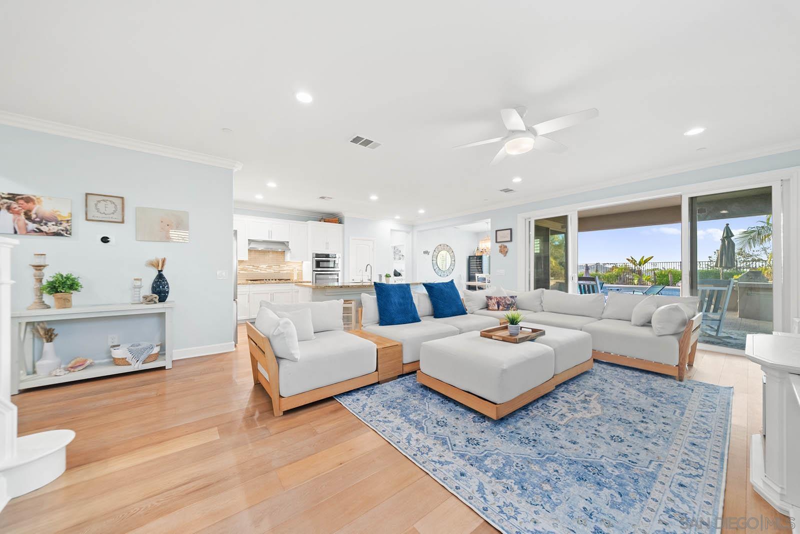 Detail Gallery Image 17 of 50 For 542  Adobe Estates Dr, Vista,  CA 92083 - 4 Beds | 2/1 Baths