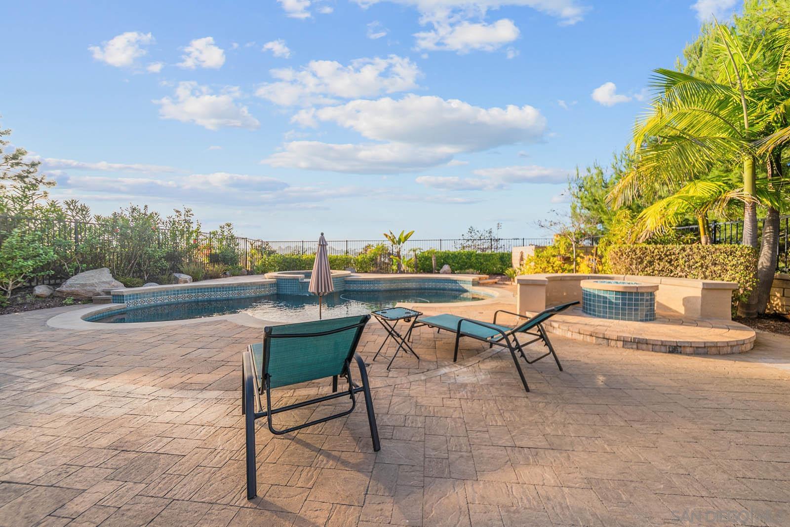 Detail Gallery Image 4 of 50 For 542  Adobe Estates Dr, Vista,  CA 92083 - 4 Beds | 2/1 Baths