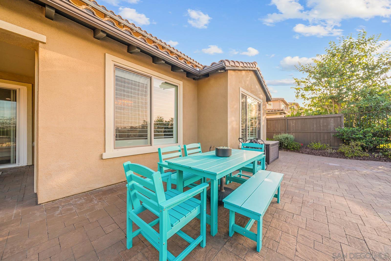 Detail Gallery Image 6 of 50 For 542  Adobe Estates Dr, Vista,  CA 92083 - 4 Beds | 2/1 Baths