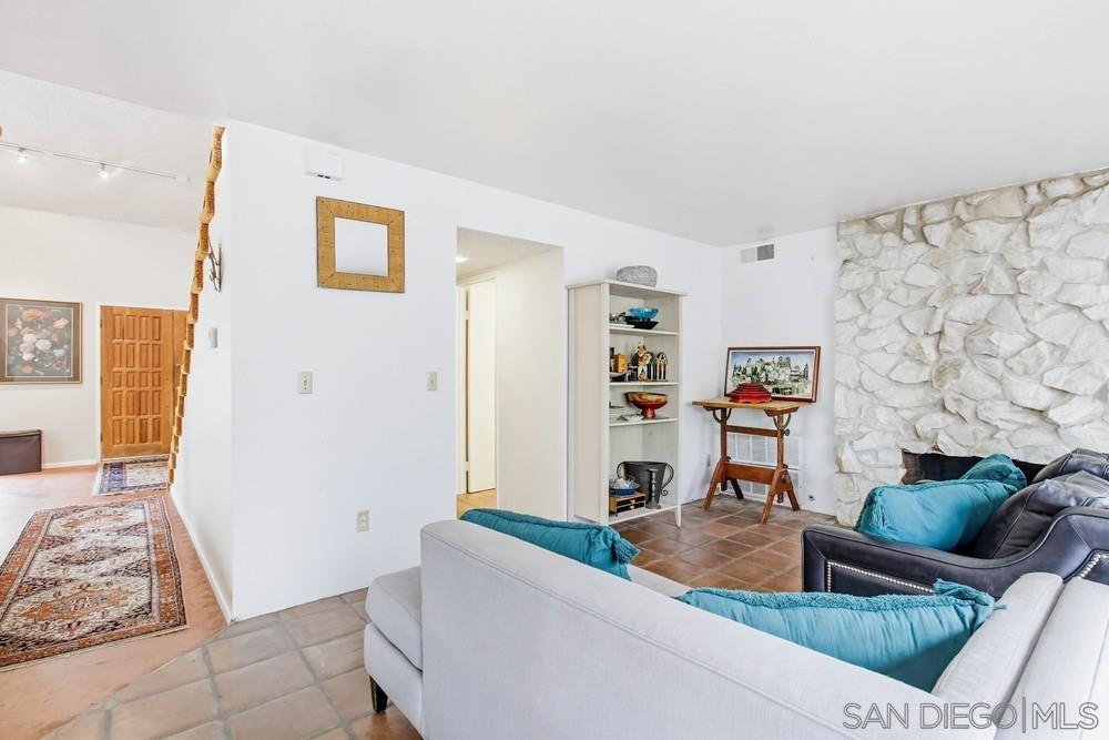 Detail Gallery Image 14 of 75 For 248  Avenida De Los Claveles, Encinitas,  CA 92024 - 4 Beds | 3/1 Baths