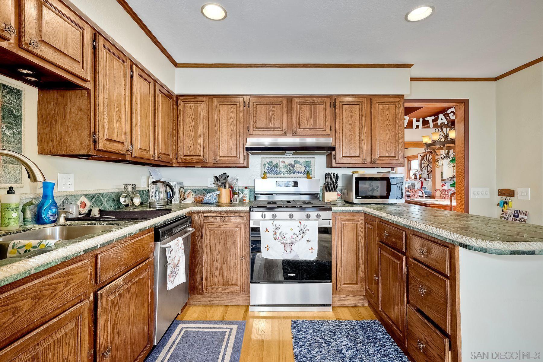 Detail Gallery Image 20 of 65 For 952  Rosecrans, San Diego,  CA 92106 - 5 Beds | 4 Baths