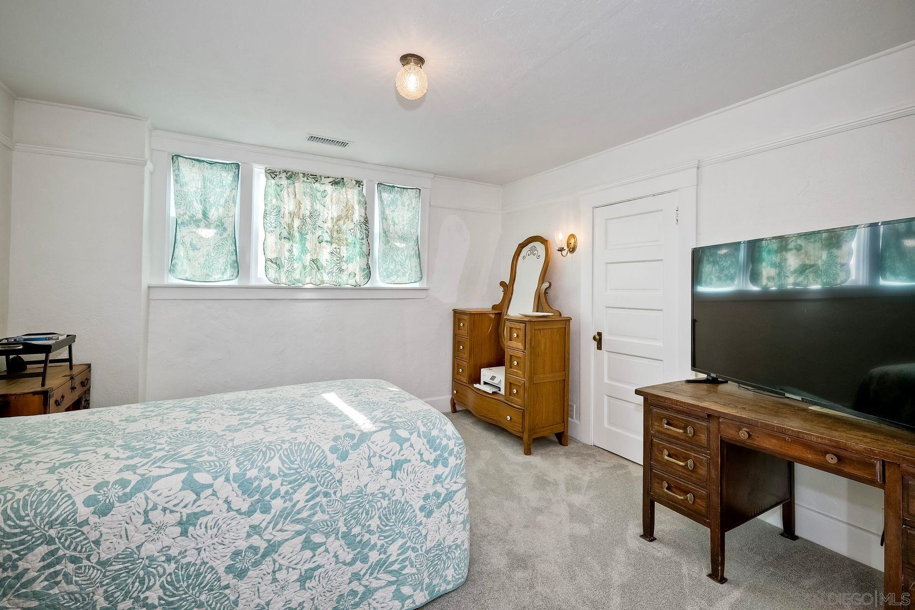 Detail Gallery Image 38 of 65 For 952  Rosecrans, San Diego,  CA 92106 - 5 Beds | 4 Baths