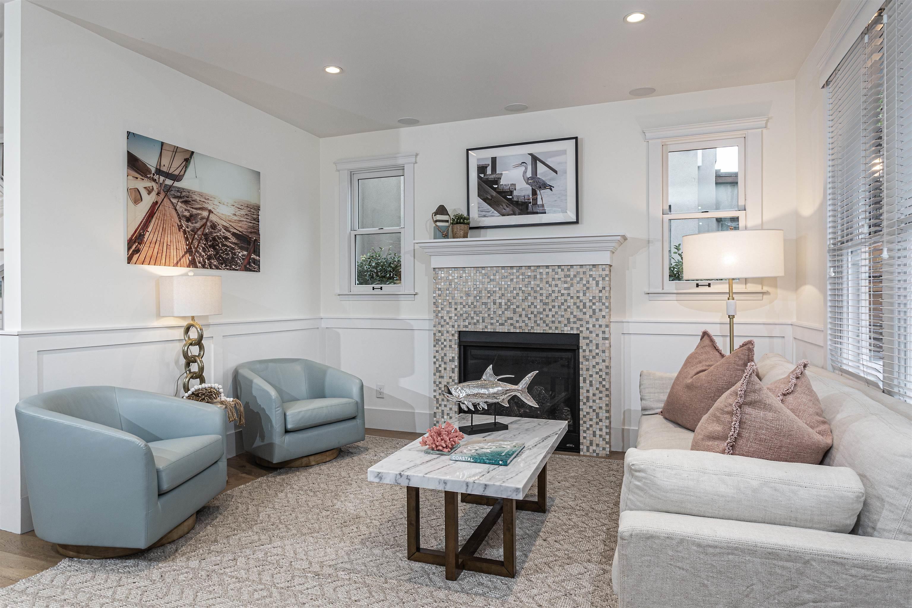 Detail Gallery Image 2 of 31 For 1004  10th St, Coronado,  CA 92118 - 4 Beds | 3 Baths