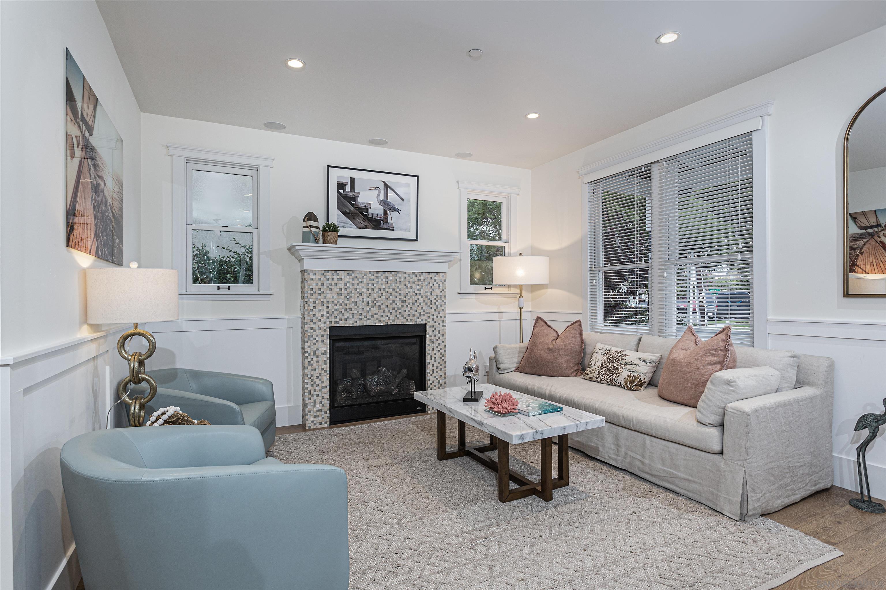 Detail Gallery Image 3 of 31 For 1004  10th St, Coronado,  CA 92118 - 4 Beds | 3 Baths