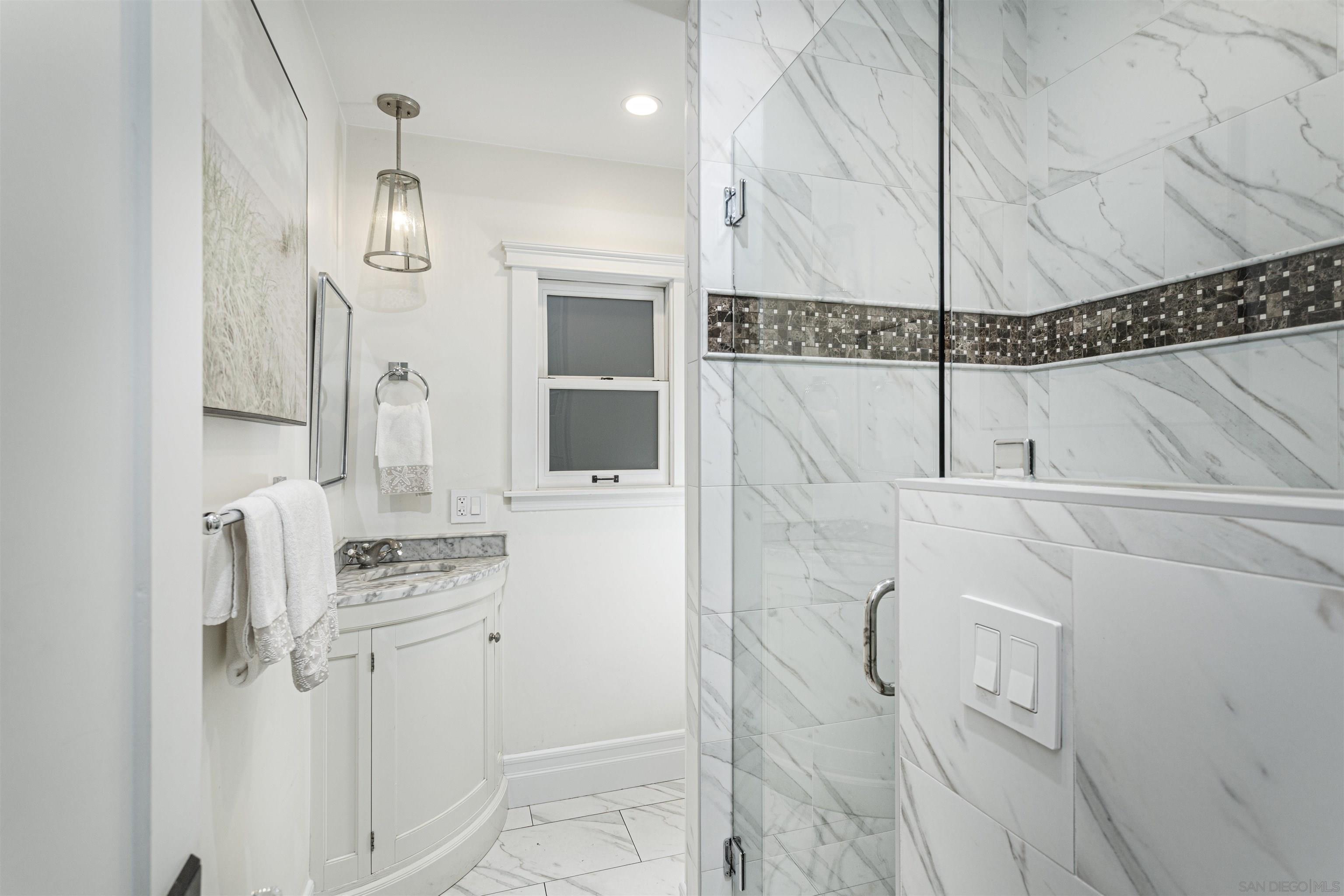 Detail Gallery Image 23 of 31 For 1004  10th St, Coronado,  CA 92118 - 4 Beds | 3 Baths