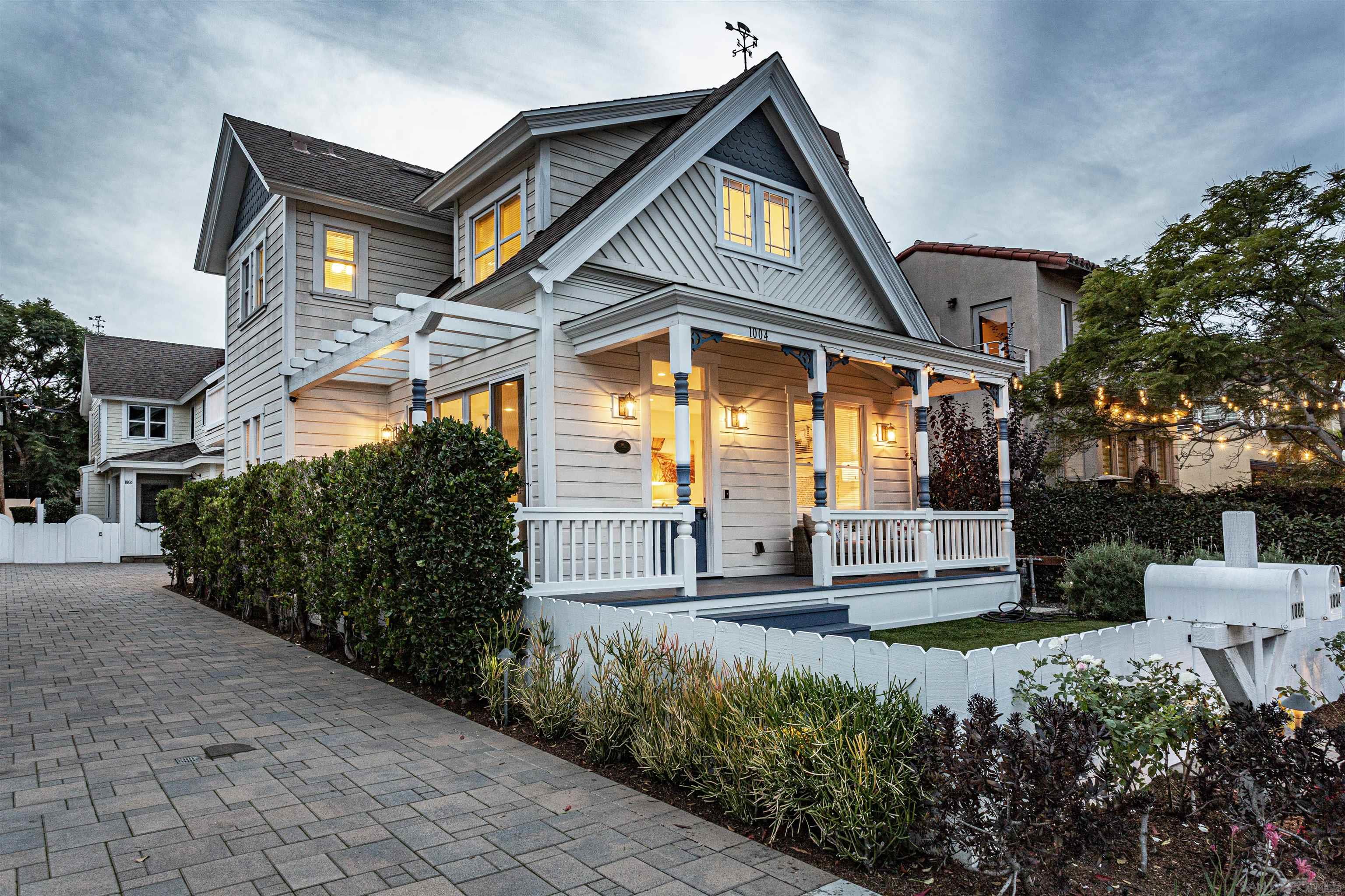 Detail Gallery Image 28 of 31 For 1004  10th St, Coronado,  CA 92118 - 4 Beds | 3 Baths