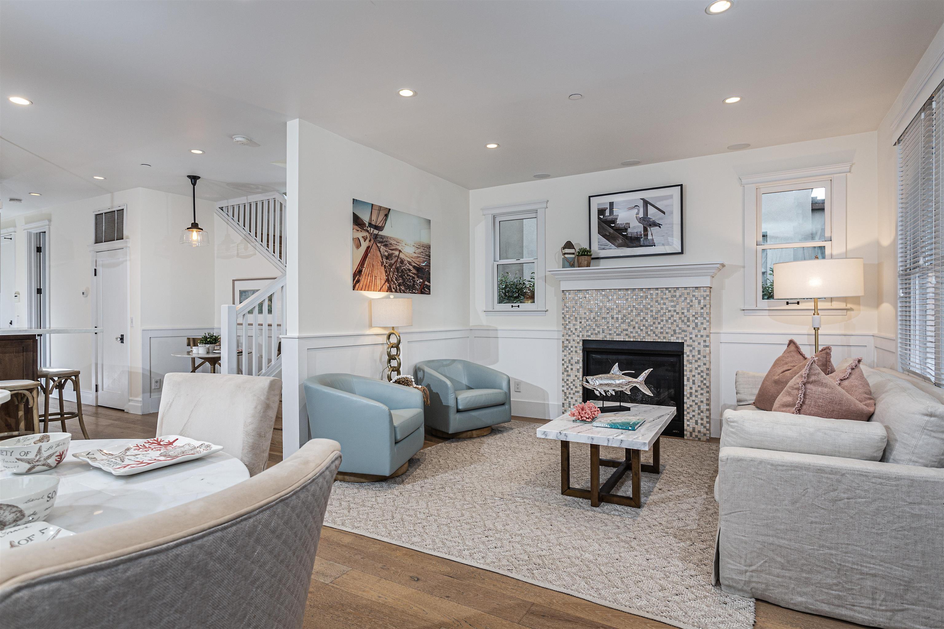 Detail Gallery Image 4 of 31 For 1004  10th St, Coronado,  CA 92118 - 4 Beds | 3 Baths