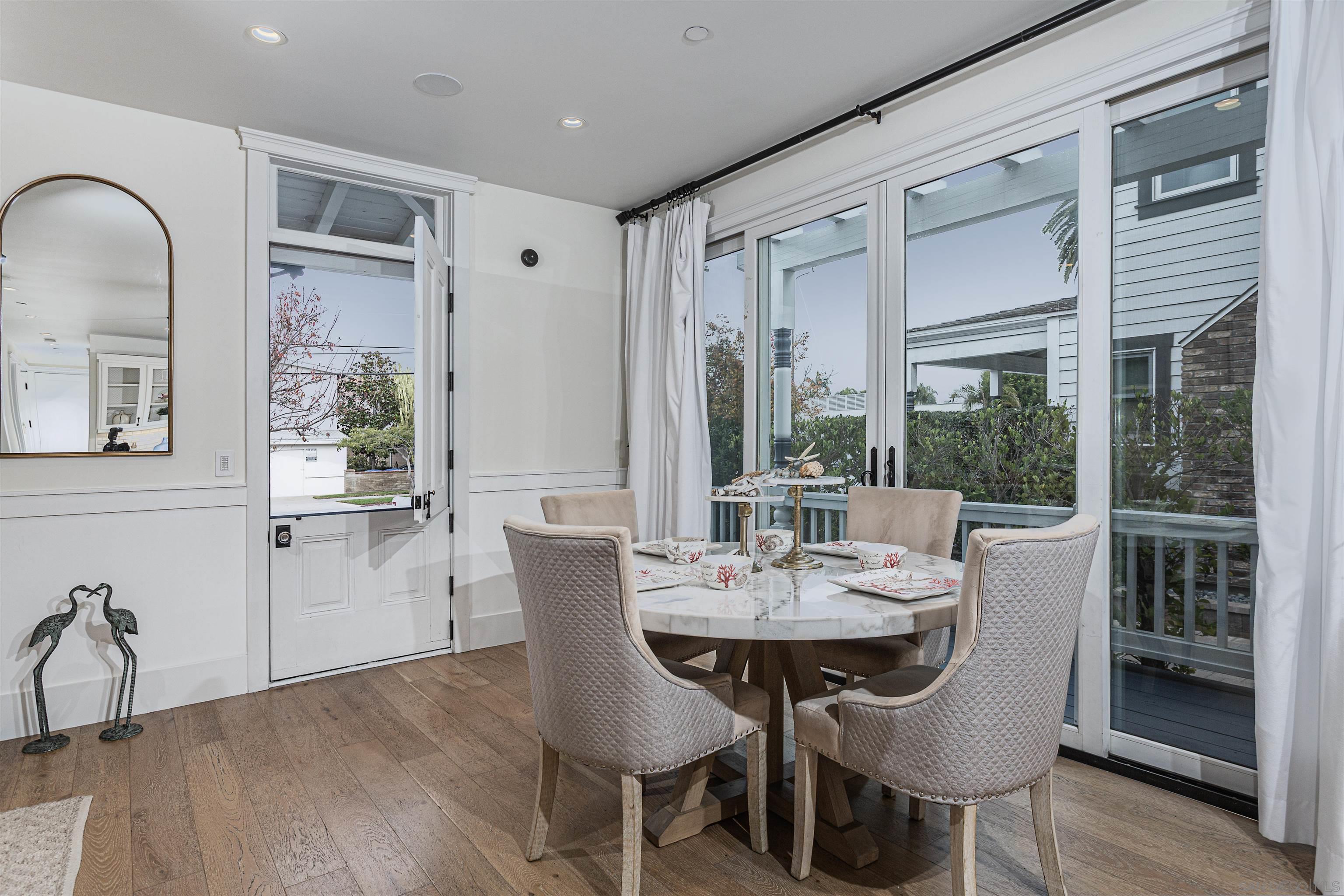 Detail Gallery Image 5 of 31 For 1004  10th St, Coronado,  CA 92118 - 4 Beds | 3 Baths