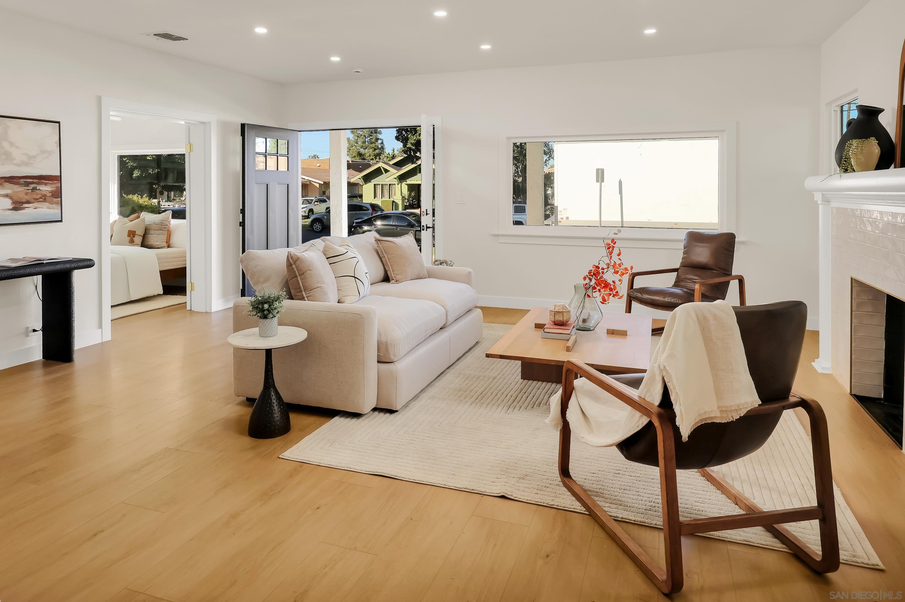 Detail Gallery Image 14 of 72 For 1900 W 41st St, Los Angeles,  CA 90062 - 4 Beds | 2 Baths