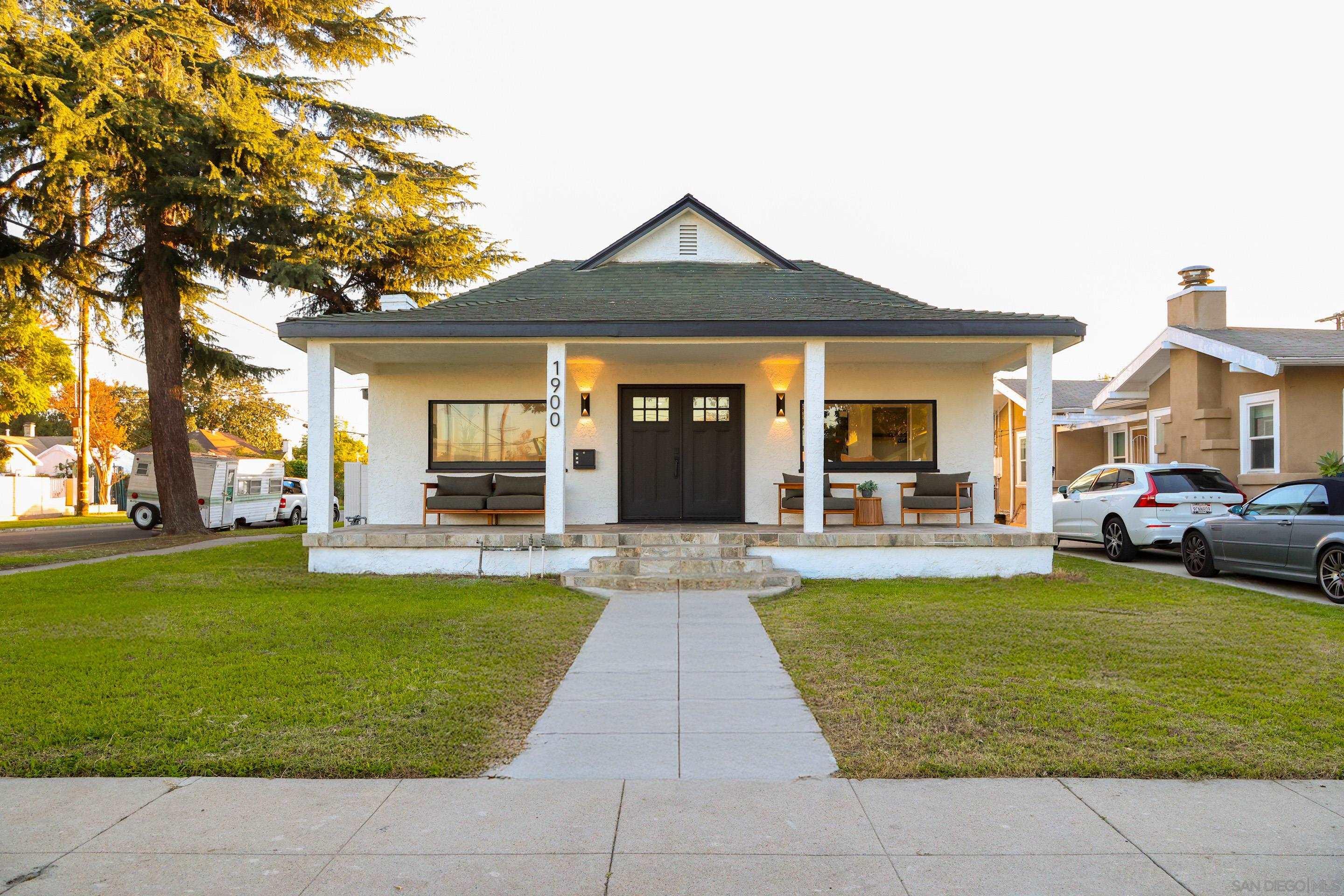 Detail Gallery Image 3 of 72 For 1900 W 41st St, Los Angeles,  CA 90062 - 4 Beds | 2 Baths