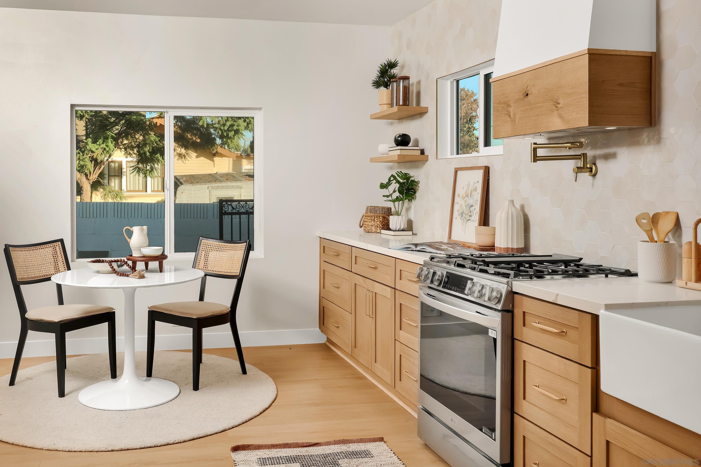 Detail Gallery Image 27 of 72 For 1900 W 41st St, Los Angeles,  CA 90062 - 4 Beds | 2 Baths