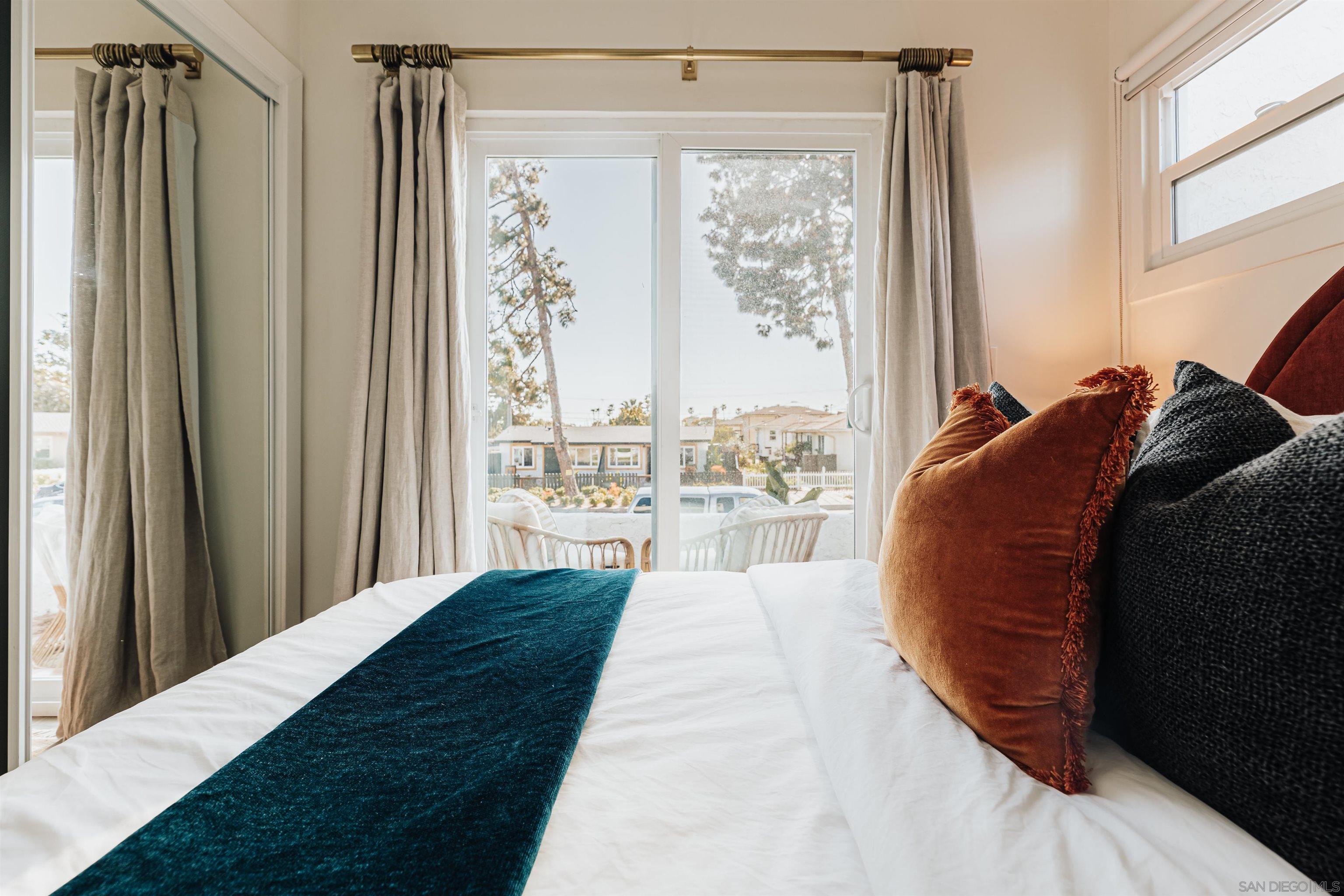 Detail Gallery Image 21 of 56 For 324 S Nevada St, Oceanside,  CA 92054 - 5 Beds | 3 Baths