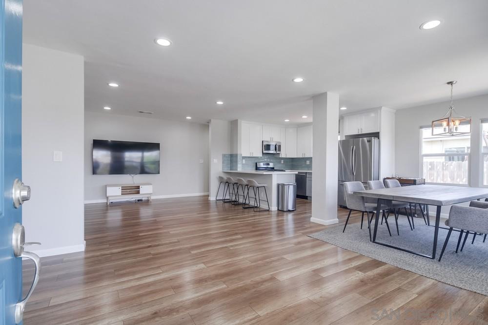 Detail Gallery Image 10 of 62 For 3484  Armstrong St, San Diego,  CA 92111 - 4 Beds | 3 Baths